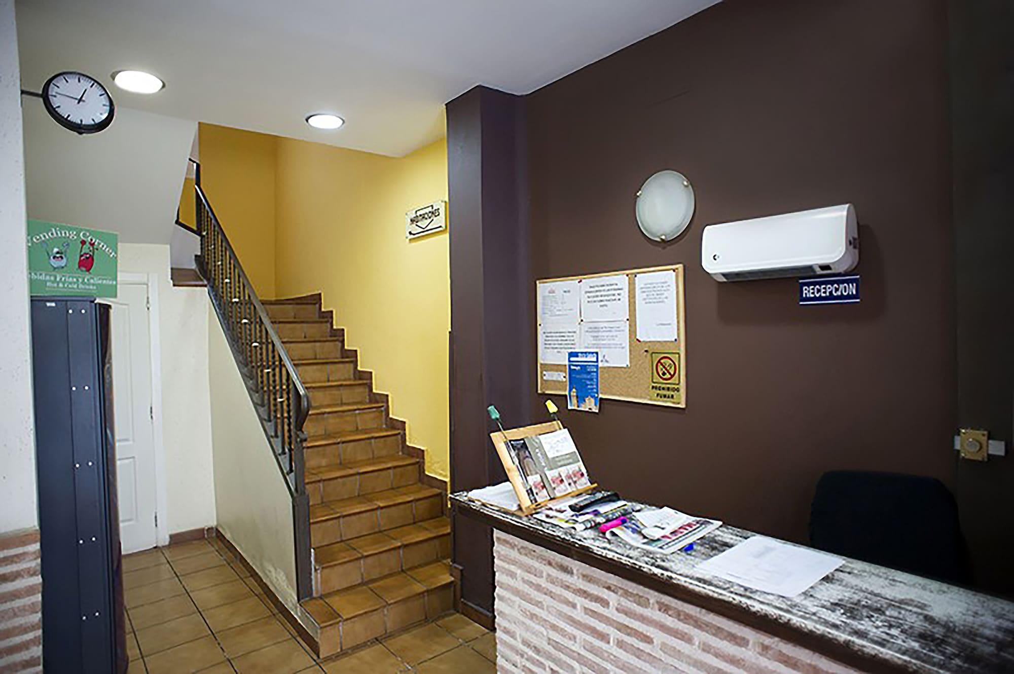 Vista Exterior Hostal Velarde