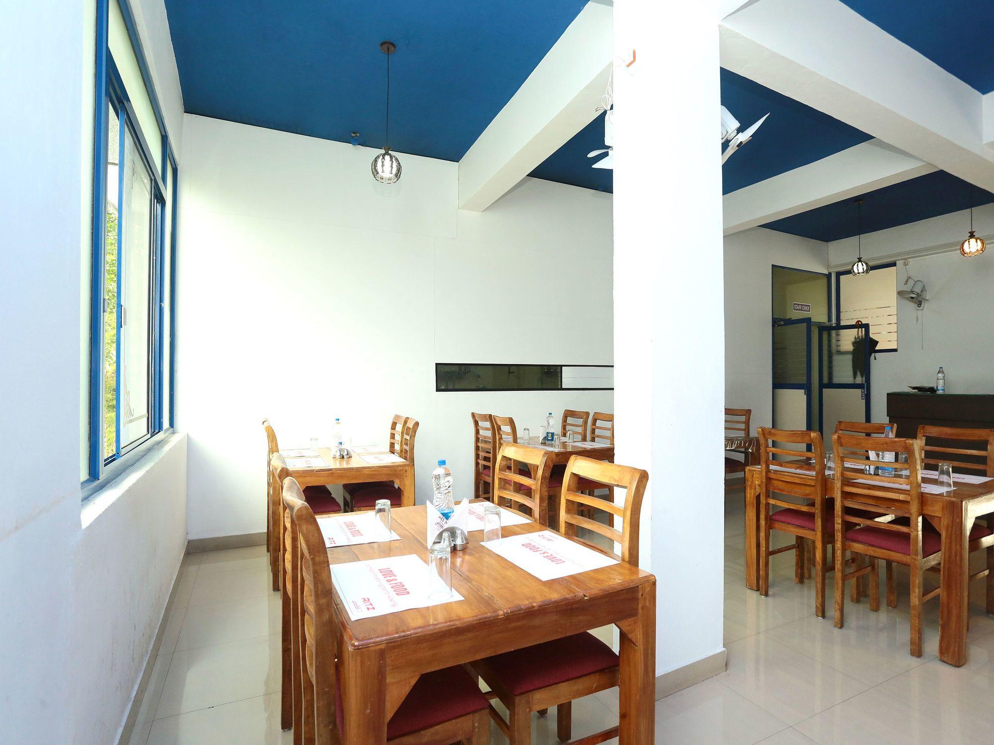 Restaurant OYO 11516 Wayanad Royal Stream