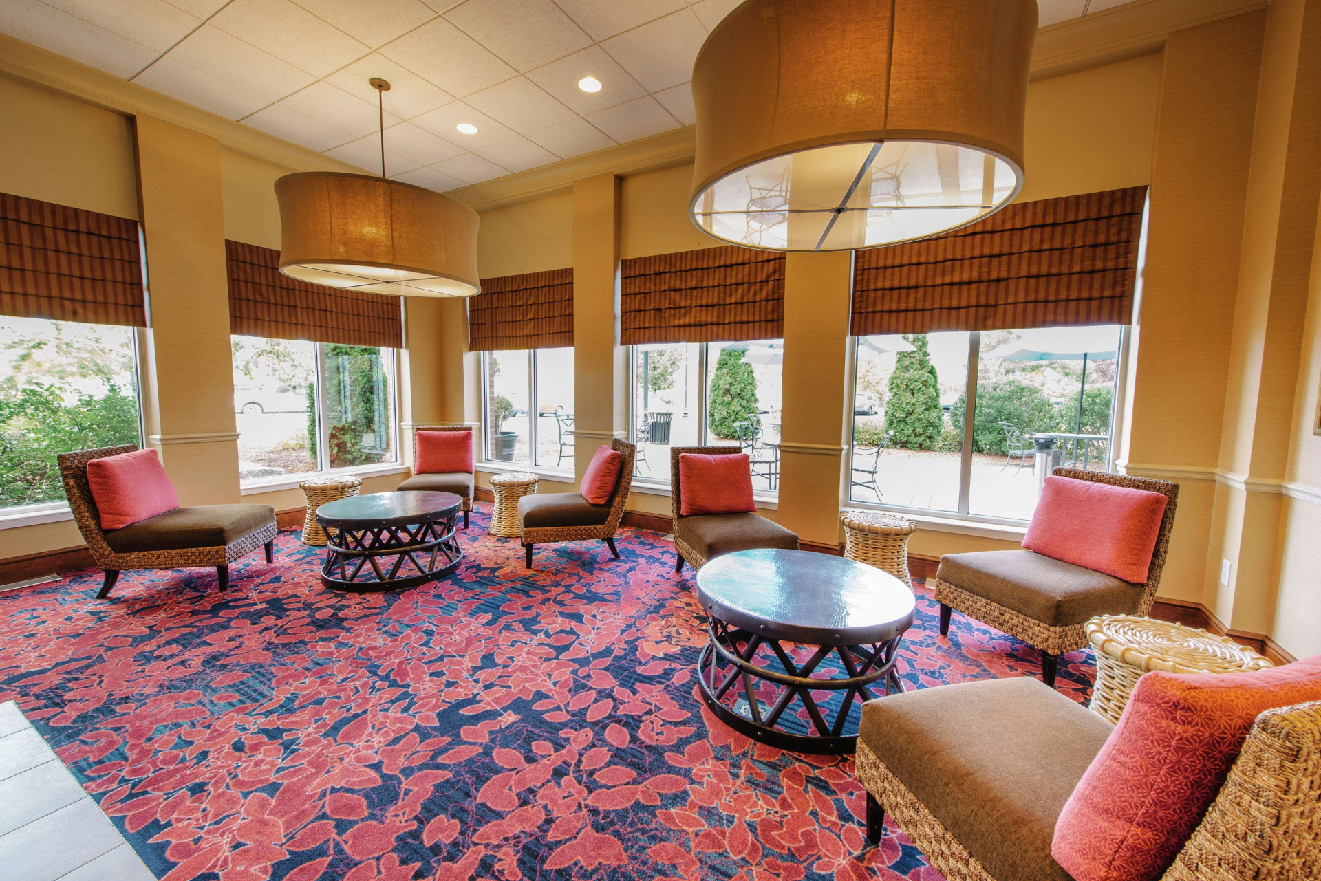 Vista Lobby Hilton Garden Inn Manchester Downtown