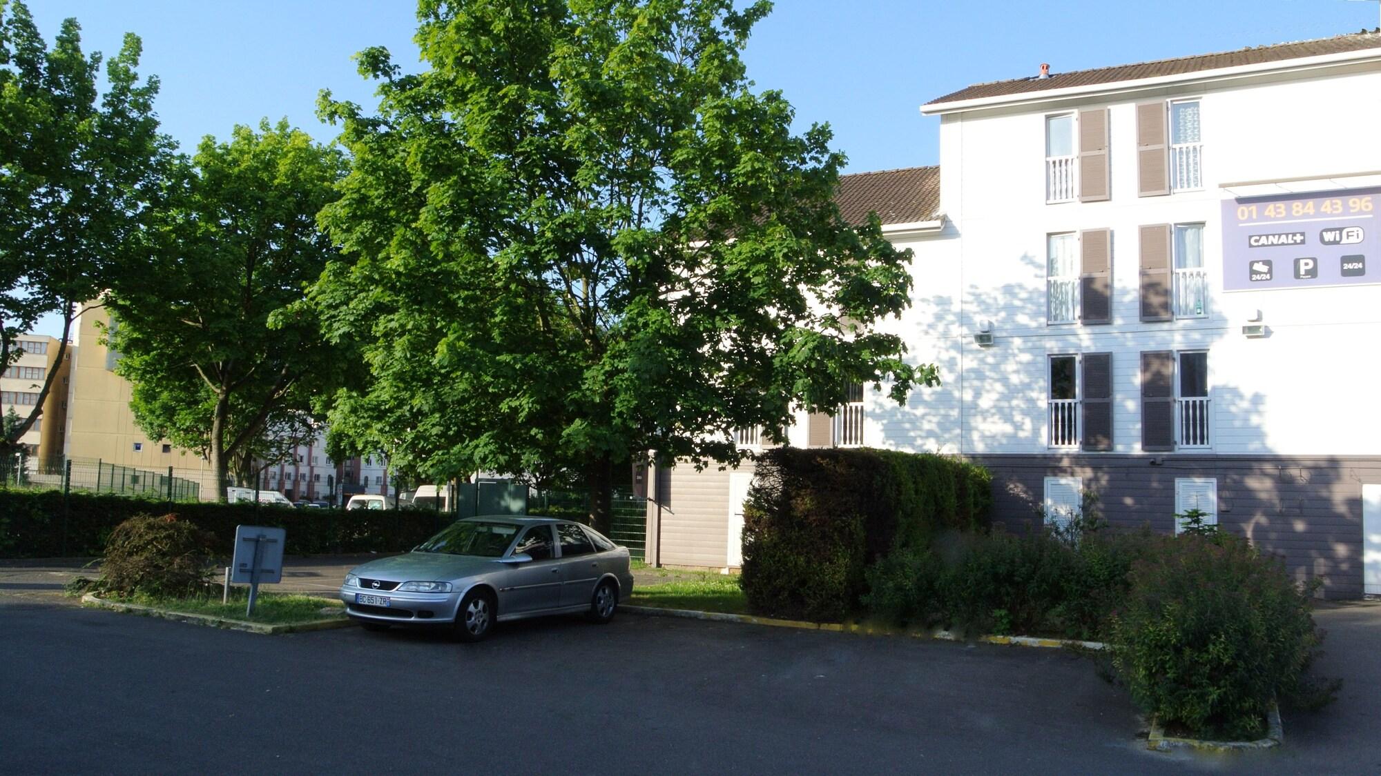 Vista Exterior Egg Hotel Sevran