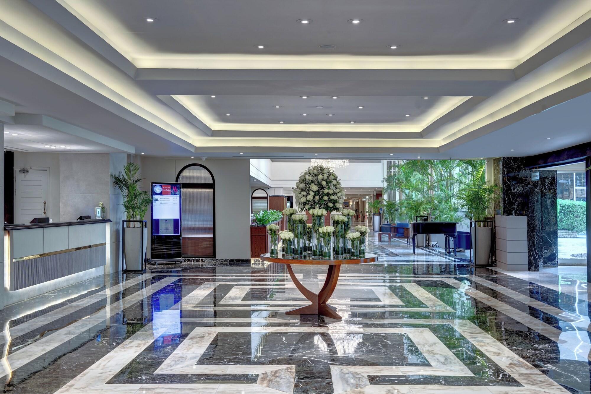 Vista Lobby Marriott Karachi Hotel