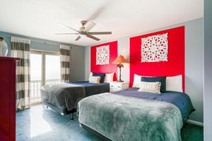 Alquiler Vacacional - Beachfront Getaway With Ocean Views, Washer/dryer & AC - Snowbirds Welcome