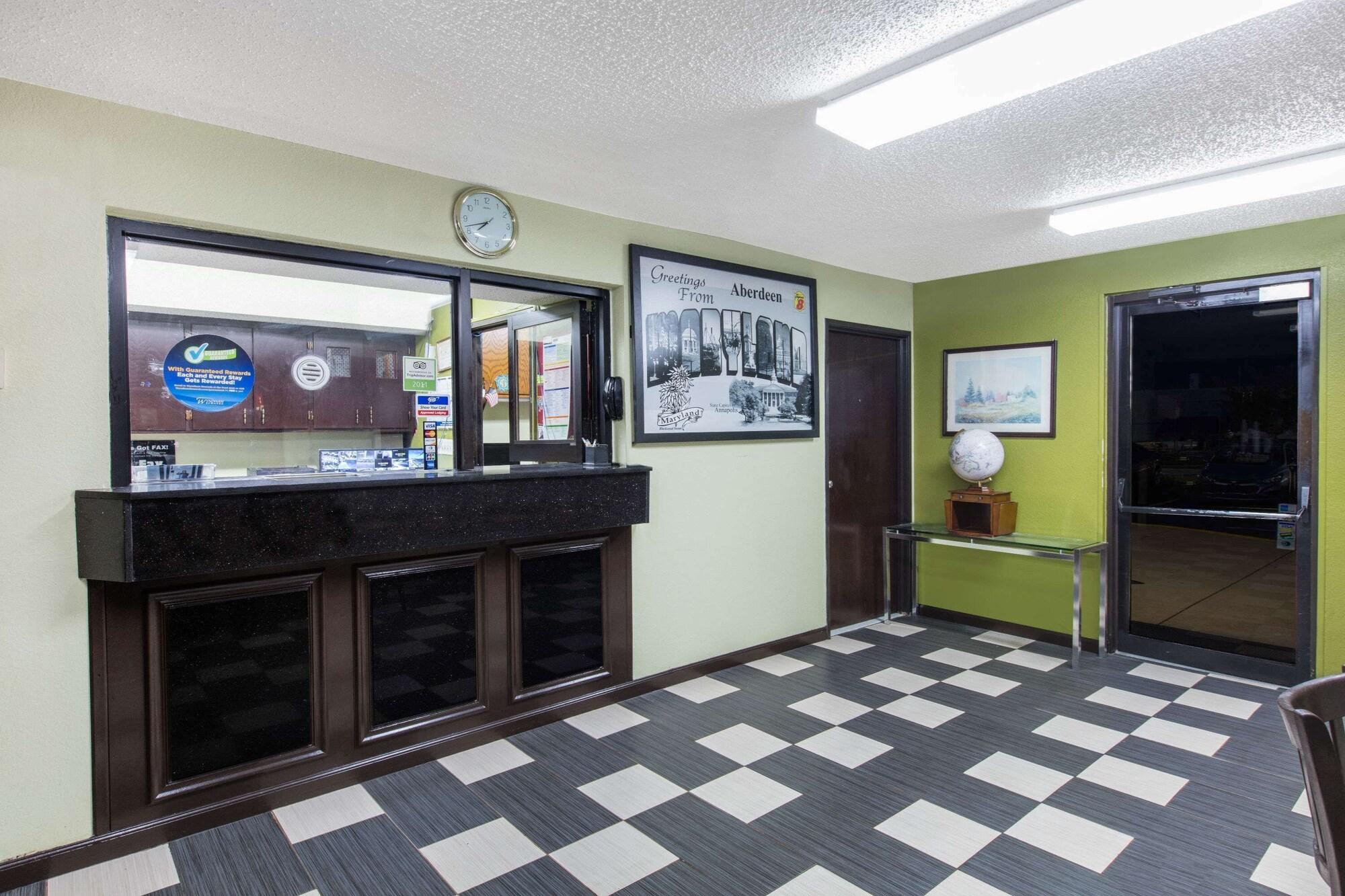 Vista Lobby Super 8 by Wyndham Aberdeen MD