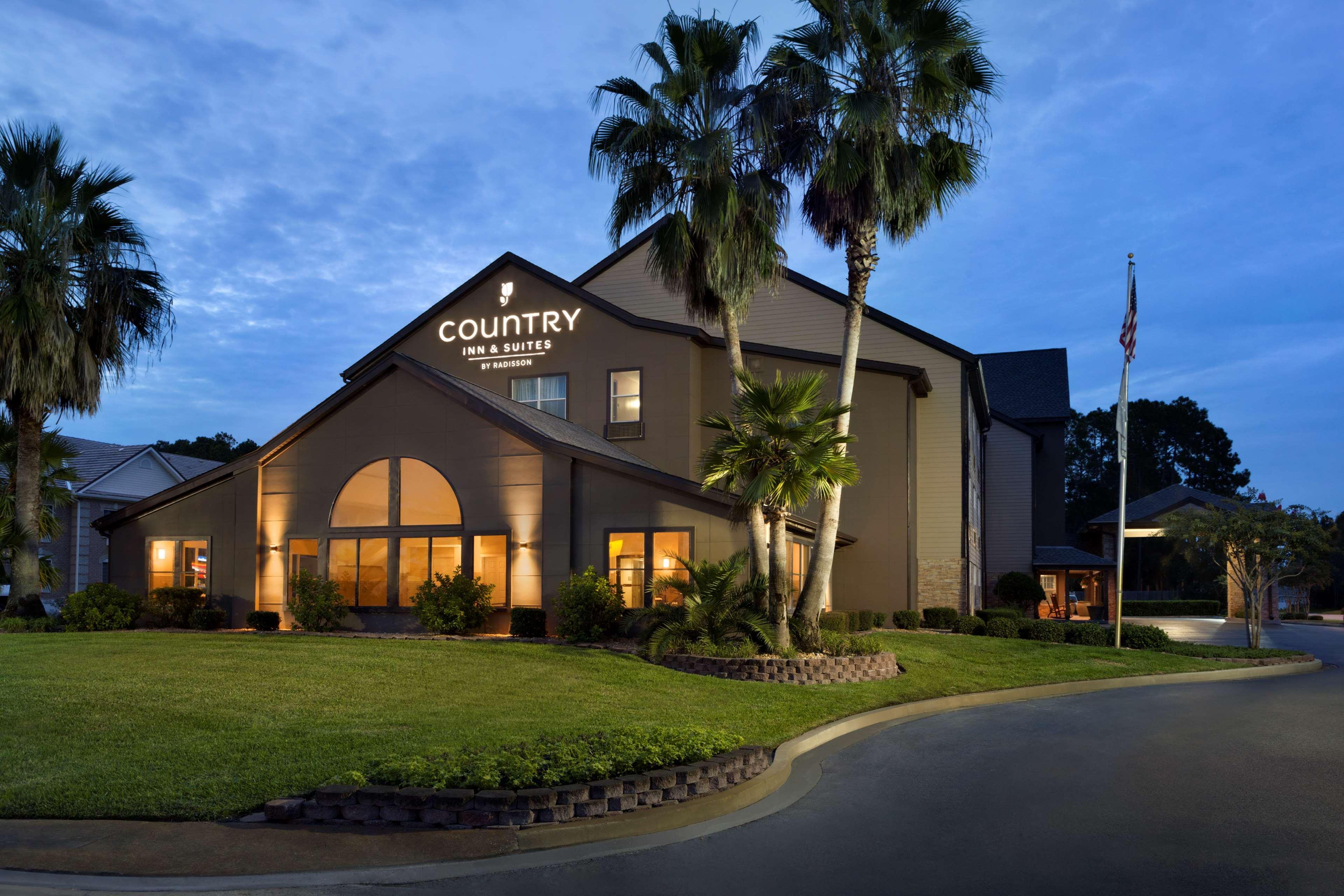 Vista Exterior Country Inn & Suites by Radisson, Kingsland, GA