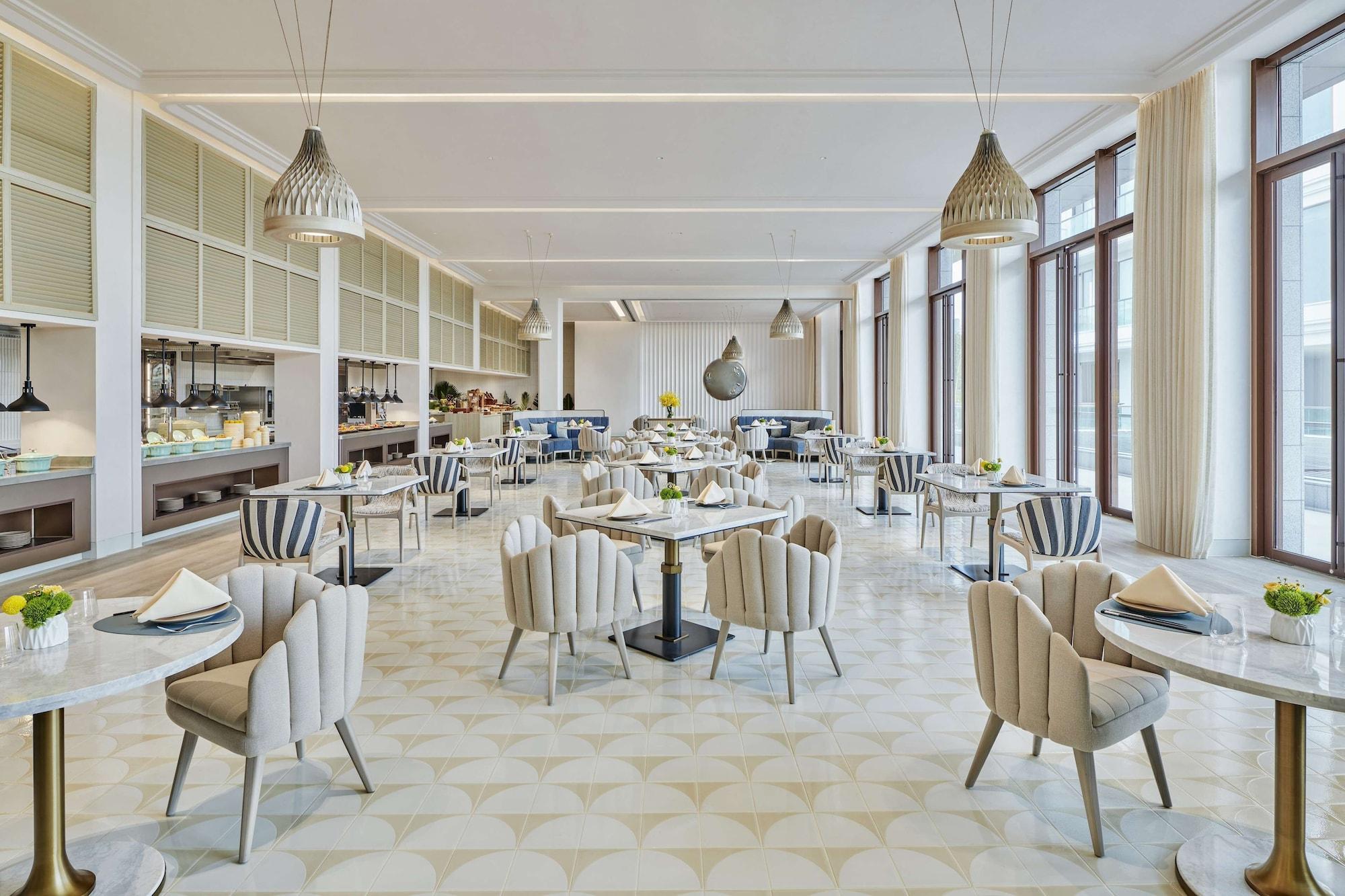 Restaurant The Mermoon Resort Hainan Tufu Bay, Tapestry By Hilton