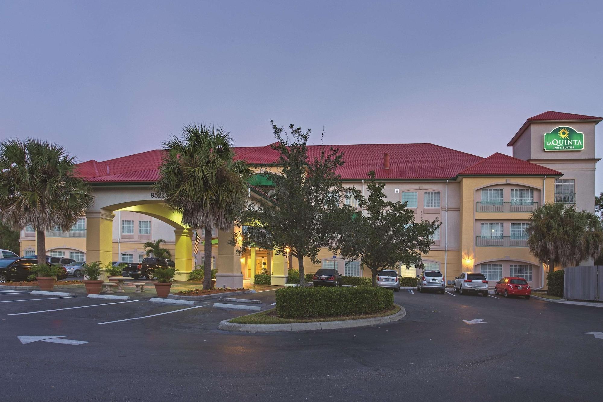 Vista Exterior La Quinta Inn and Suites Fort Myers I-75