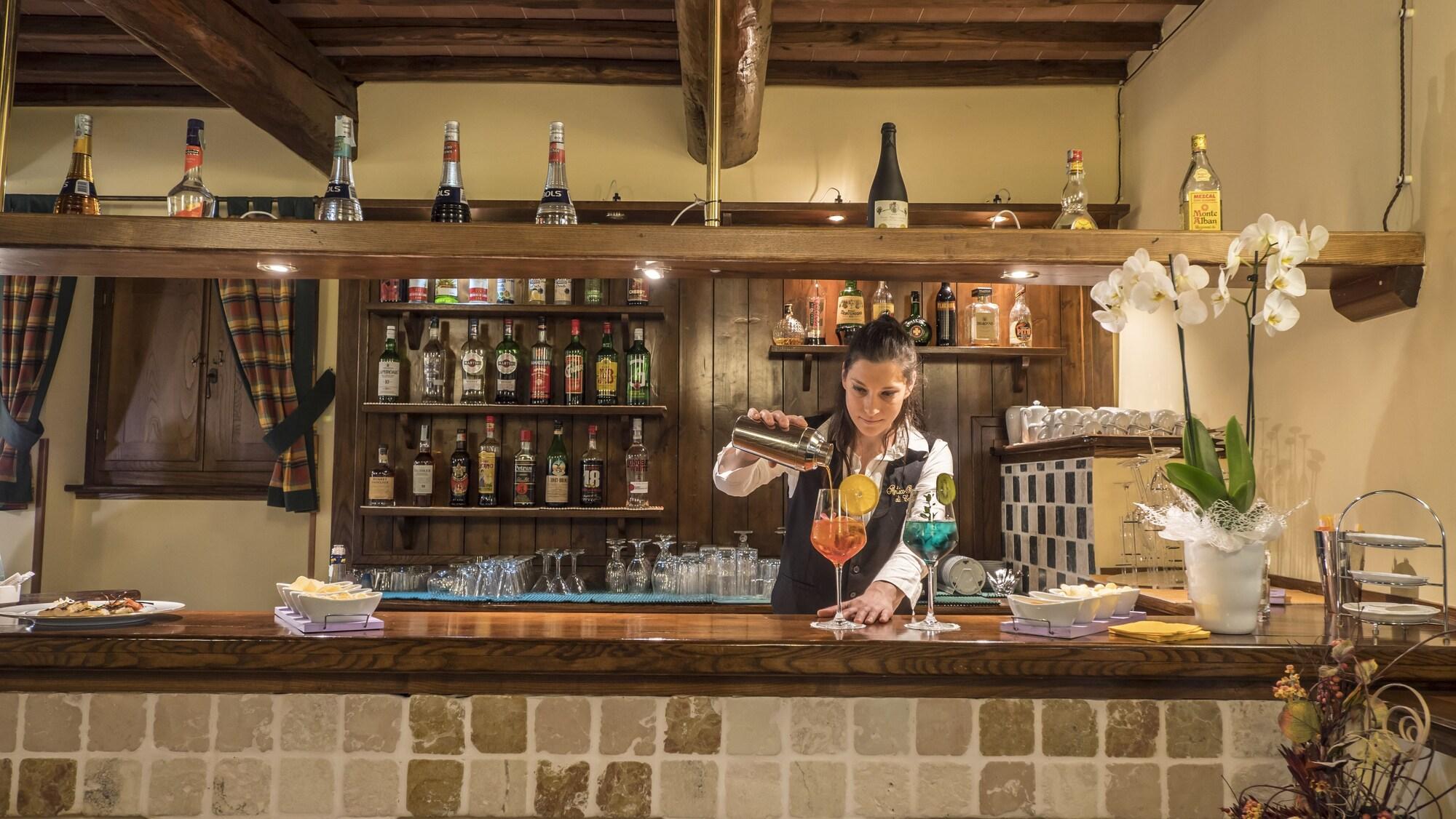 Bar/Salón Borgo di Celle