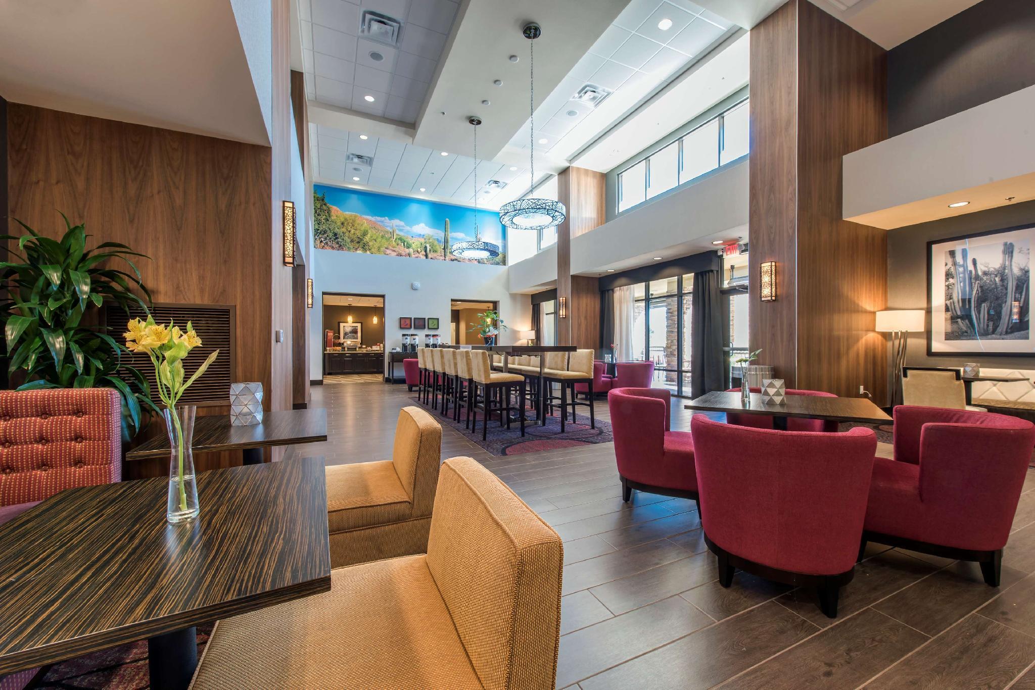Vista Lobby Hampton Inn & Suites Phoenix Tempe