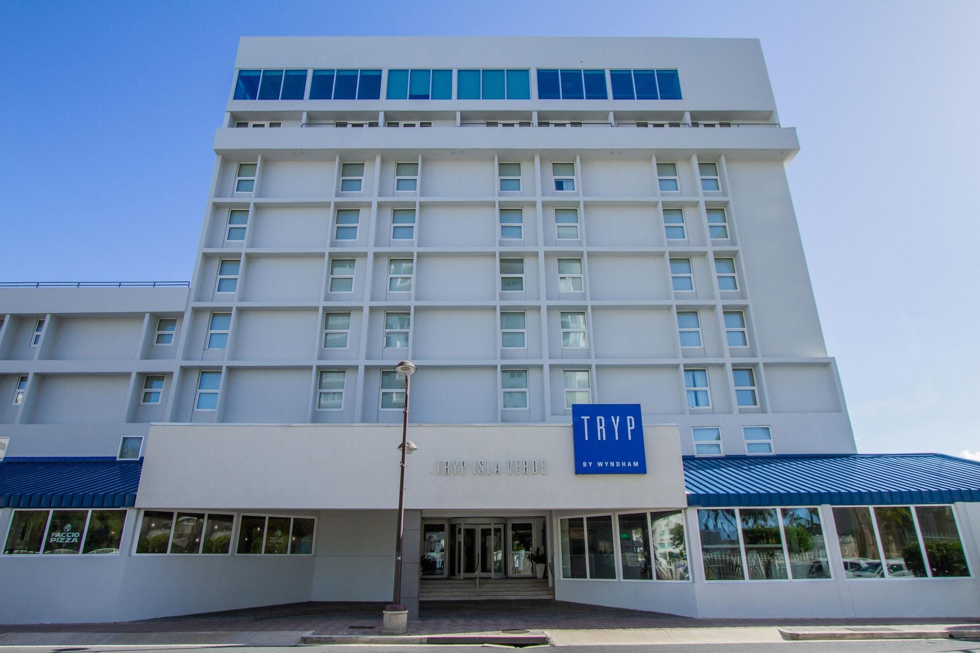 Vista Exterior TRYP by Wyndham Isla Verde