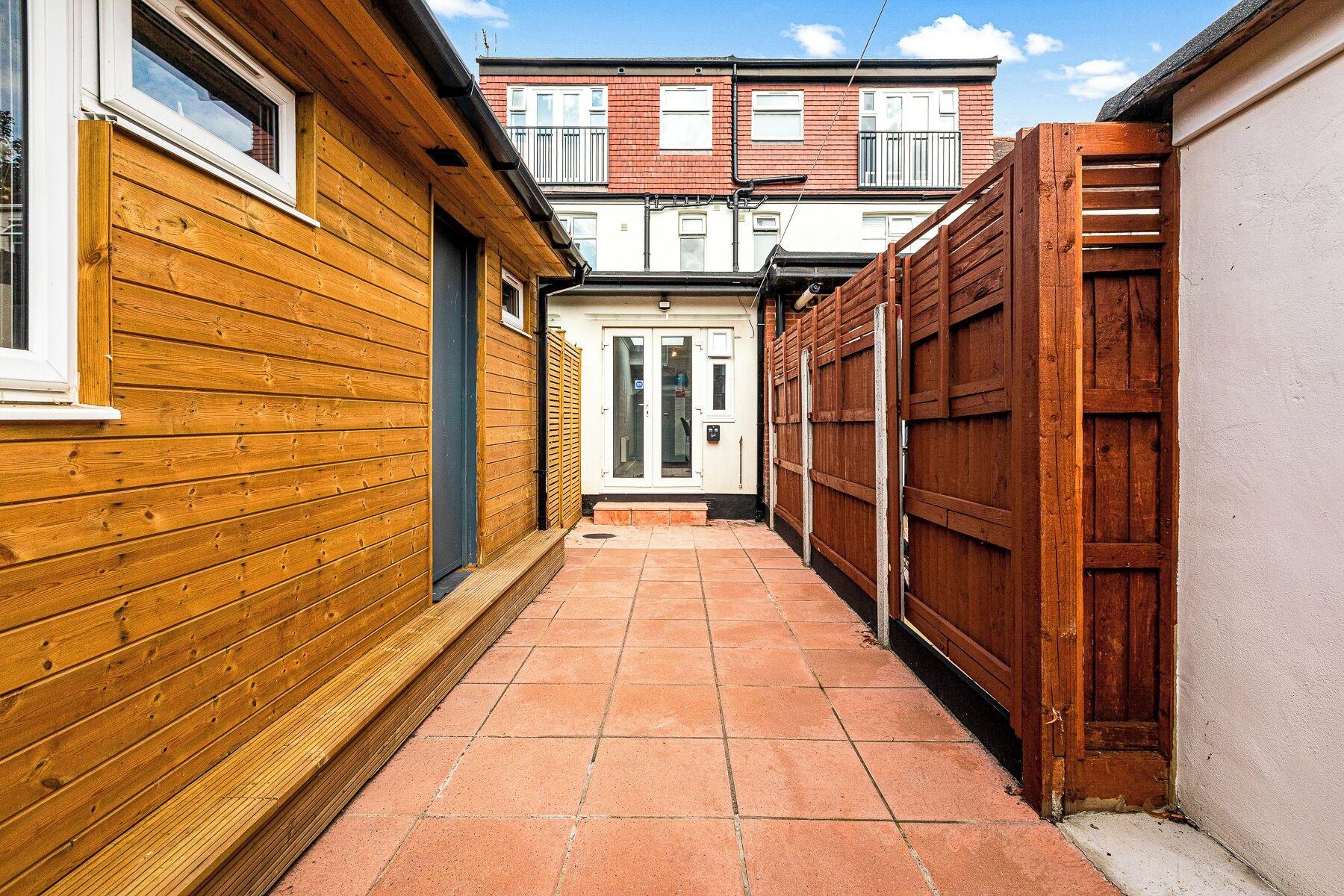 Vista Exterior Imperial Inn Apartments