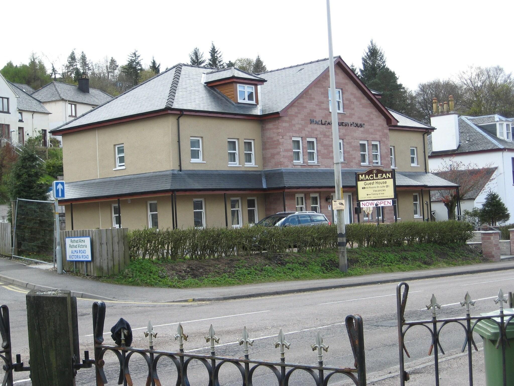 Varios Maclean Guest House