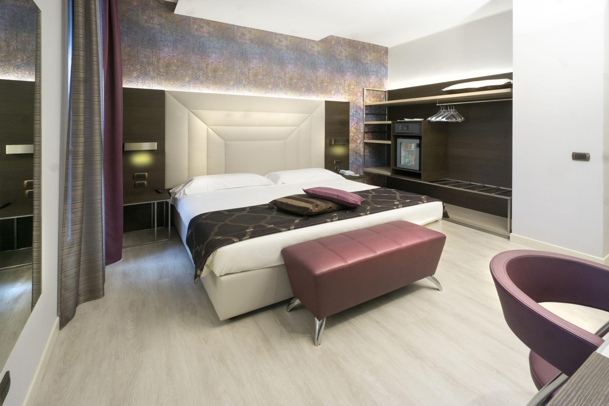 Varios Soperga Hotel