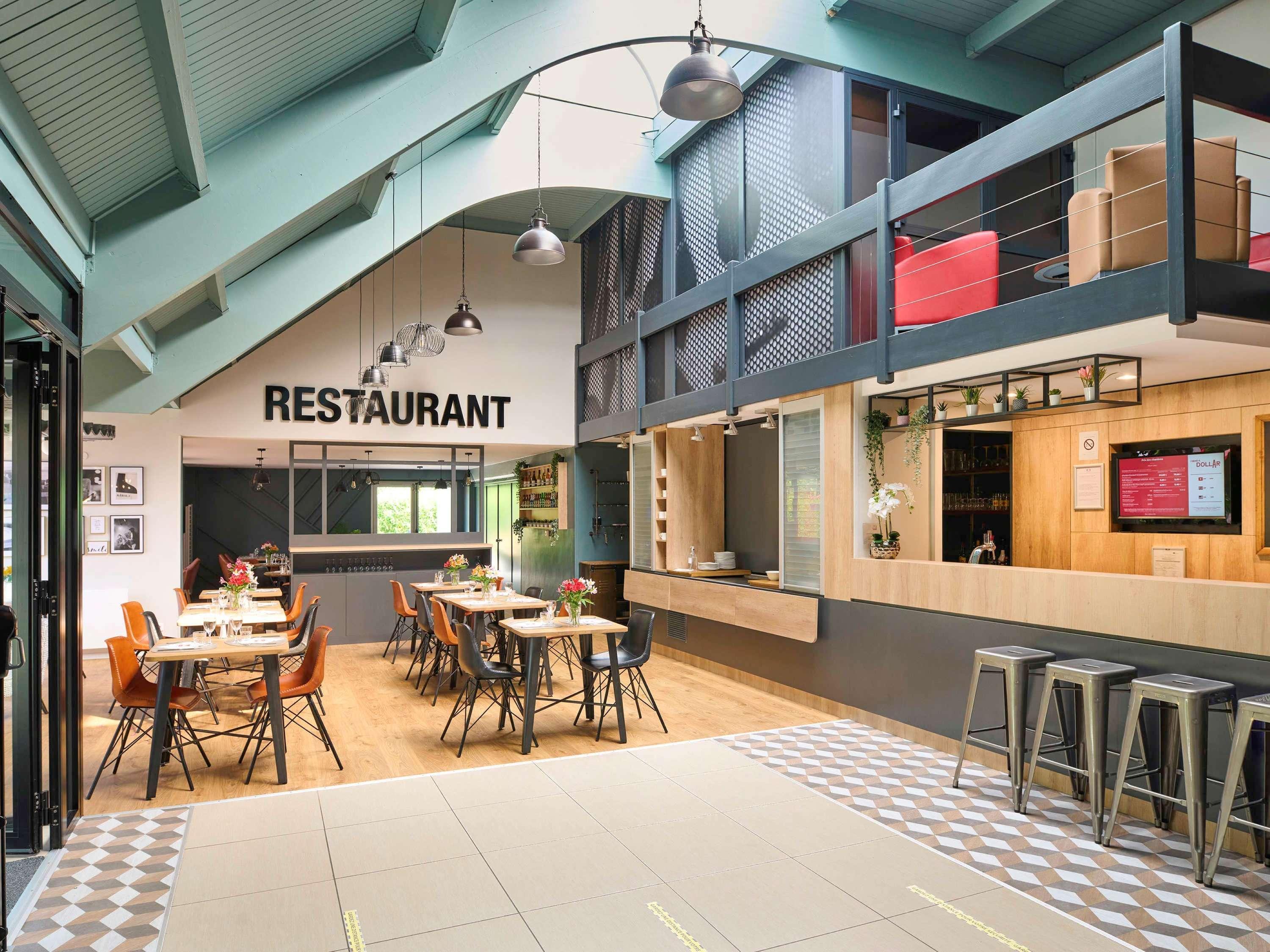 Bar/Salón ibis Abbeville