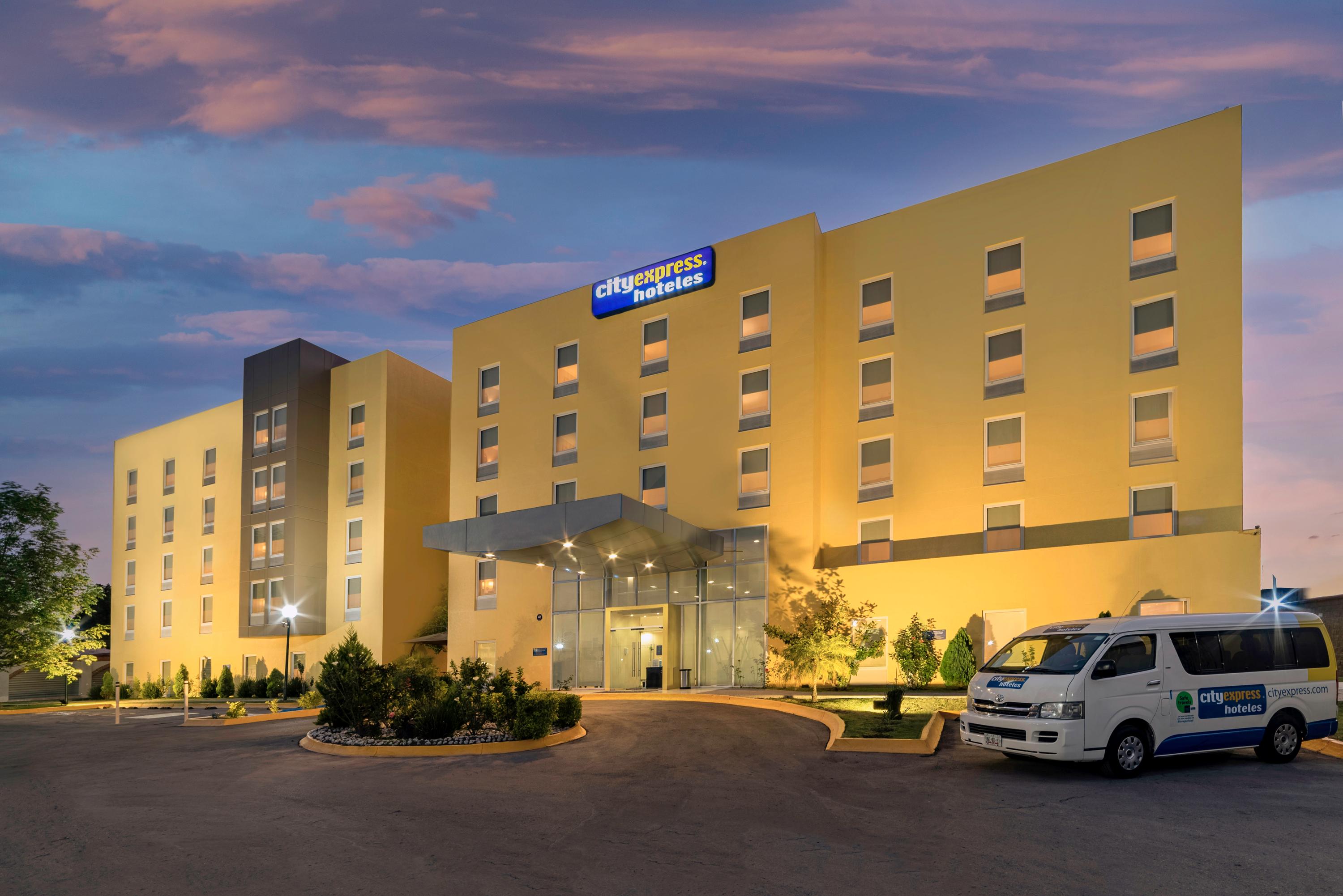 Vista Exterior City Express by Marriott Tula