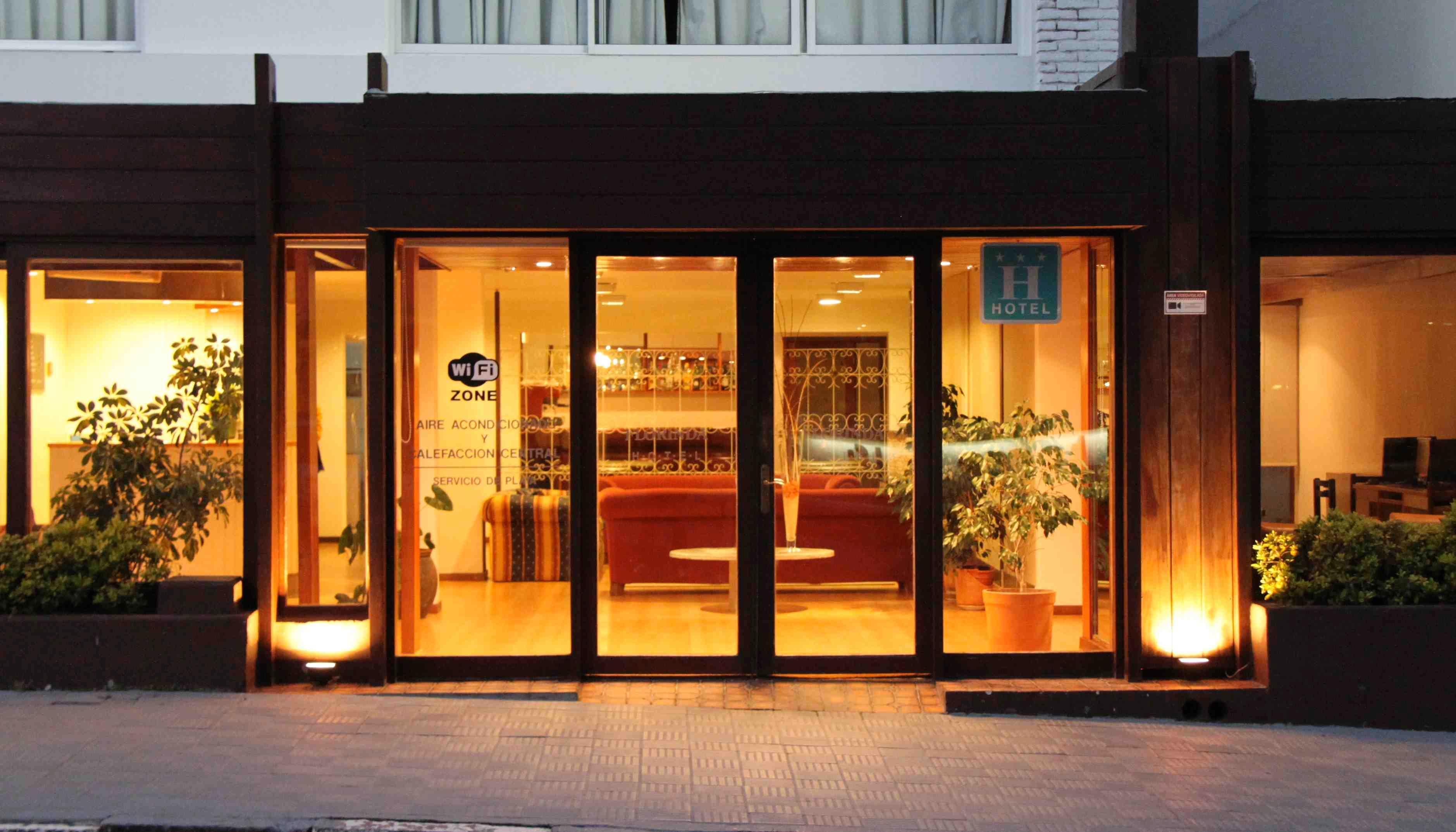 Vista Exterior Hotel Florinda