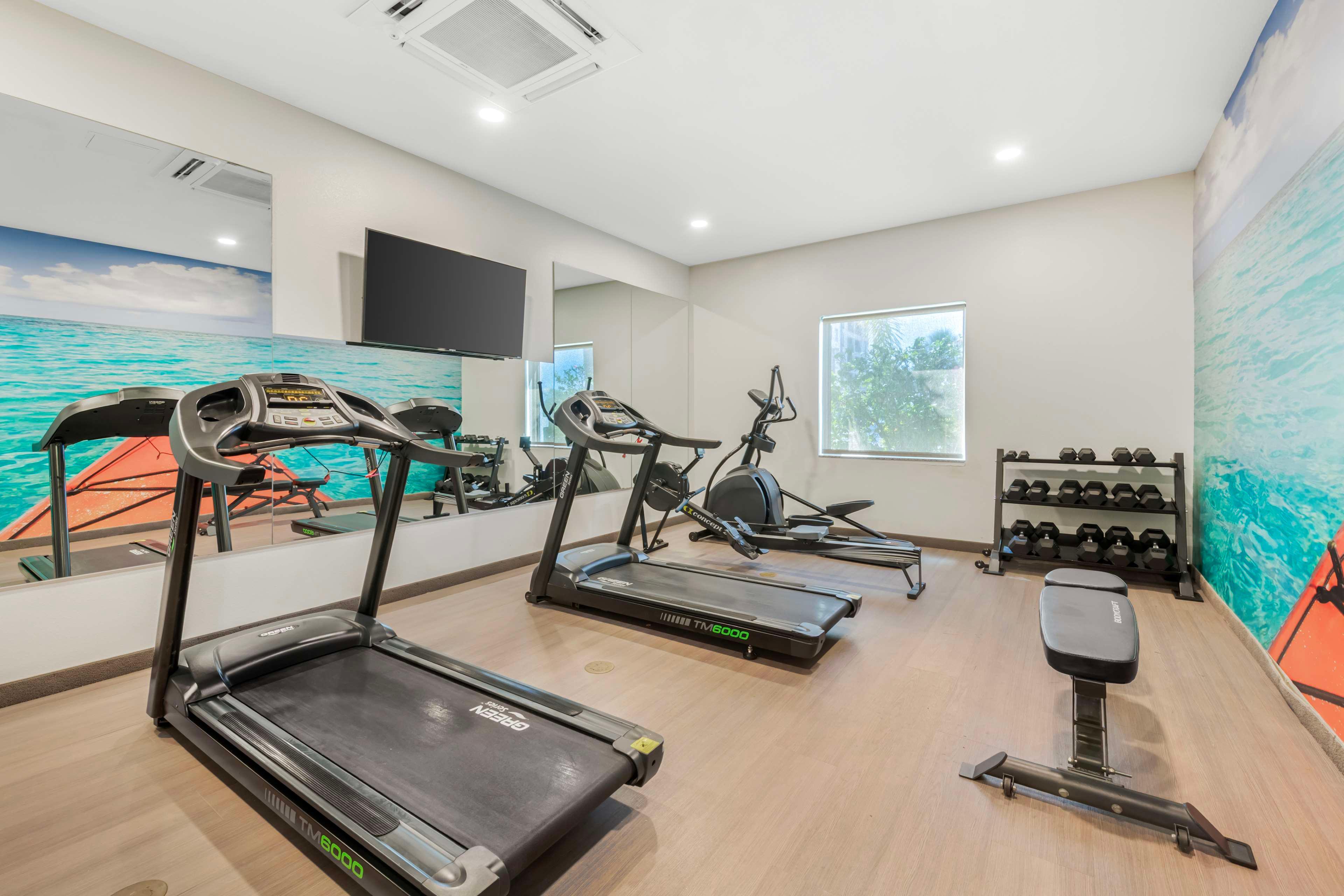 Gimnasio Magnolia Pointe, BW Signature Collection