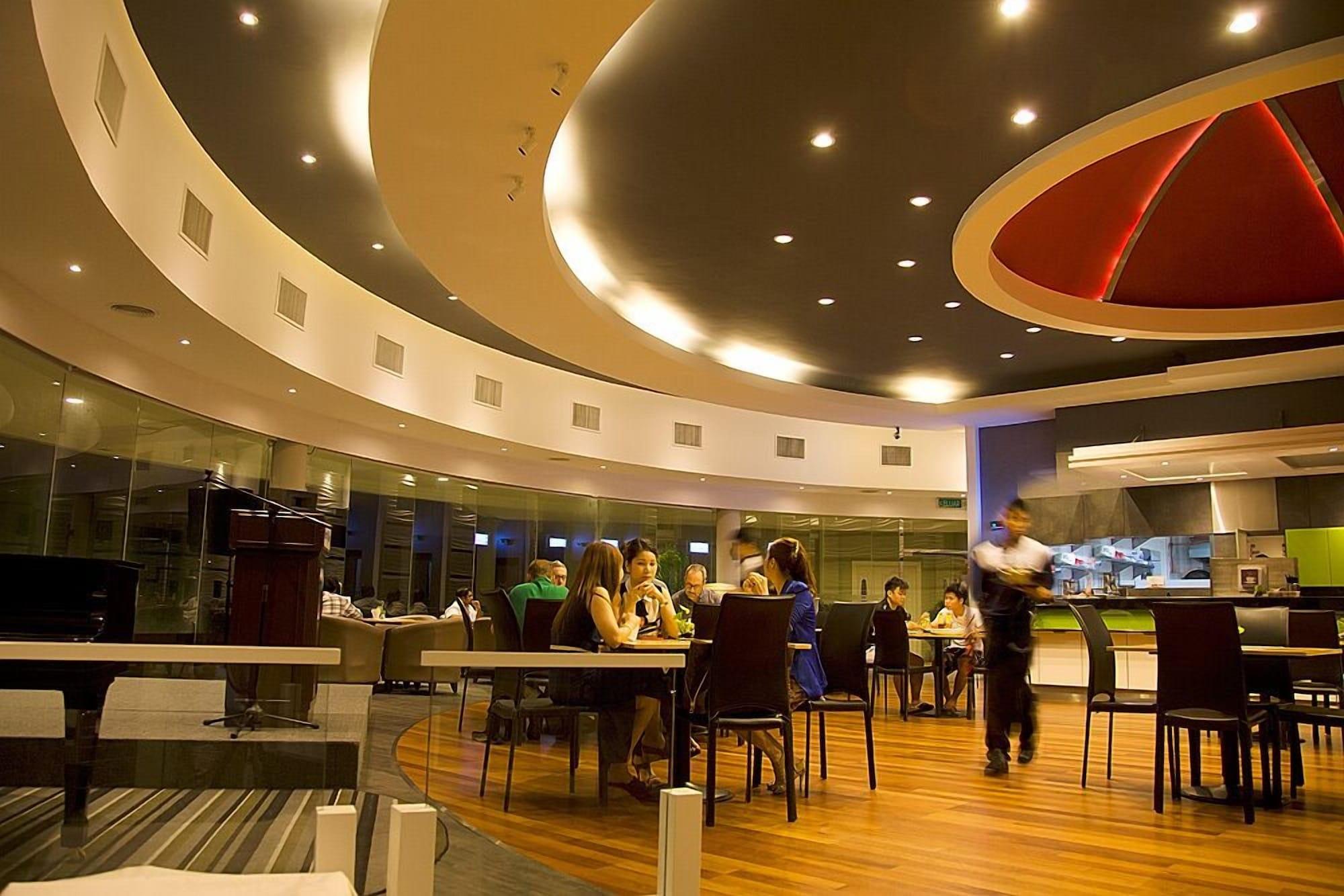 Restaurant Meru Suites at Meru Valley Resort