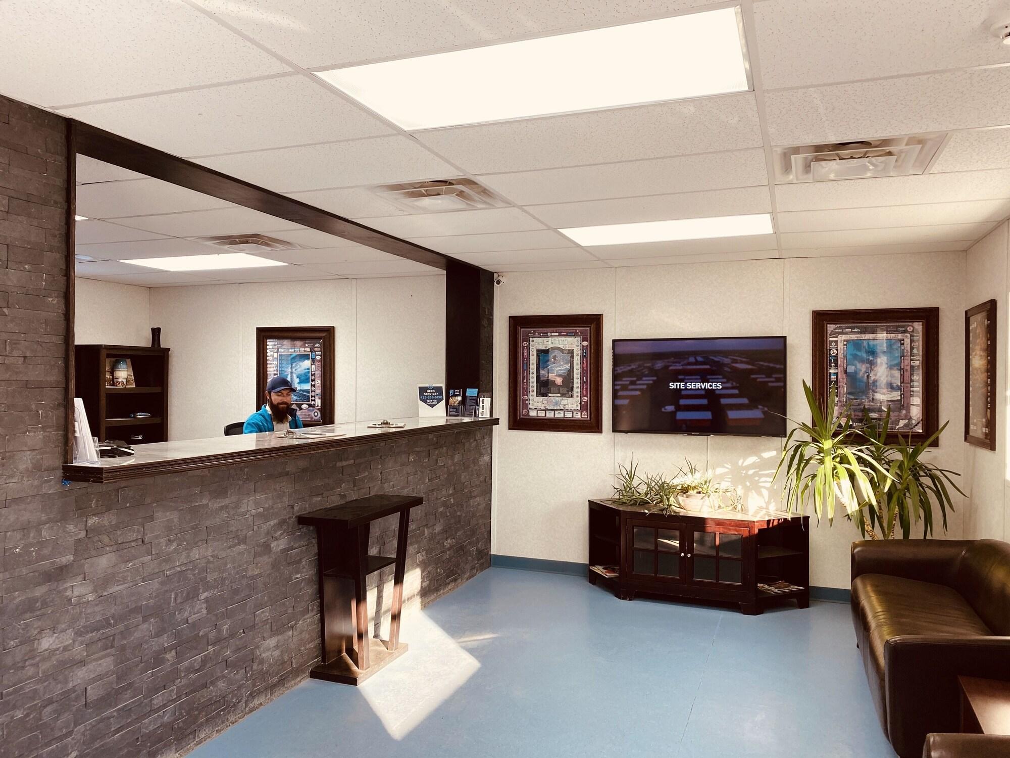 Vista Lobby Target Hospitality-Pecos South Lodge
