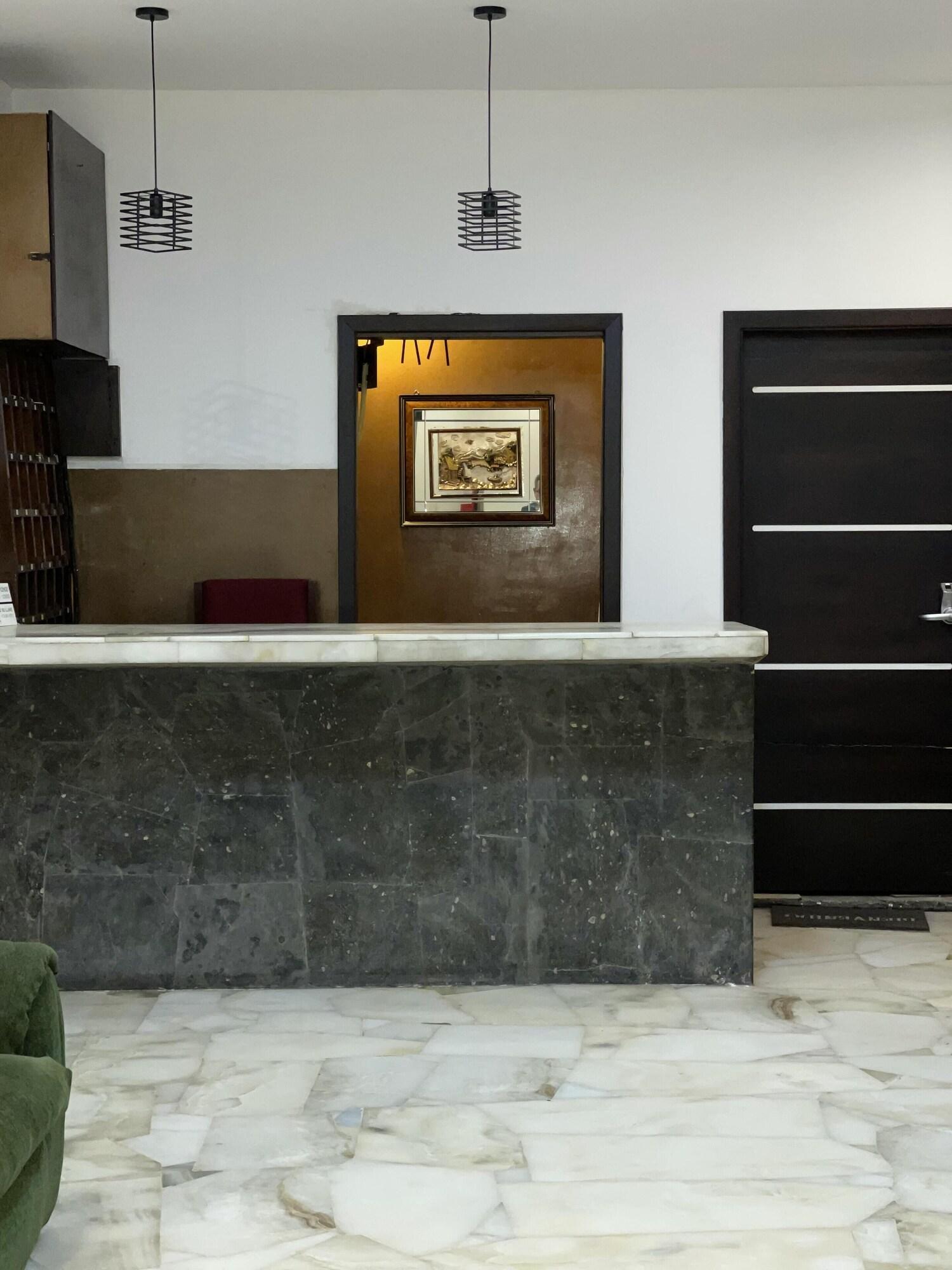 Vista Lobby ALSTON INN HOTEL