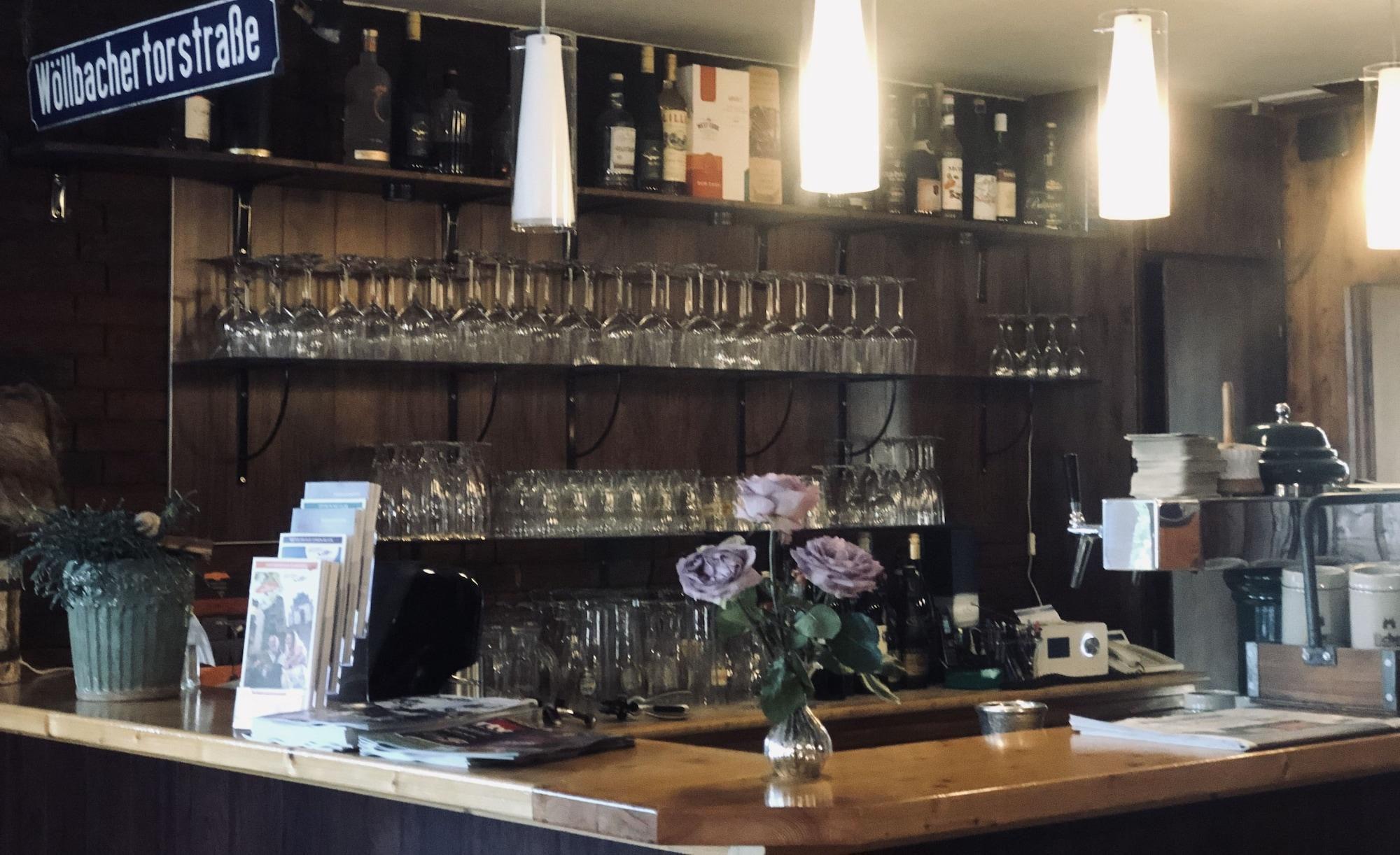 Bar/Salón Wöllbacher Tor