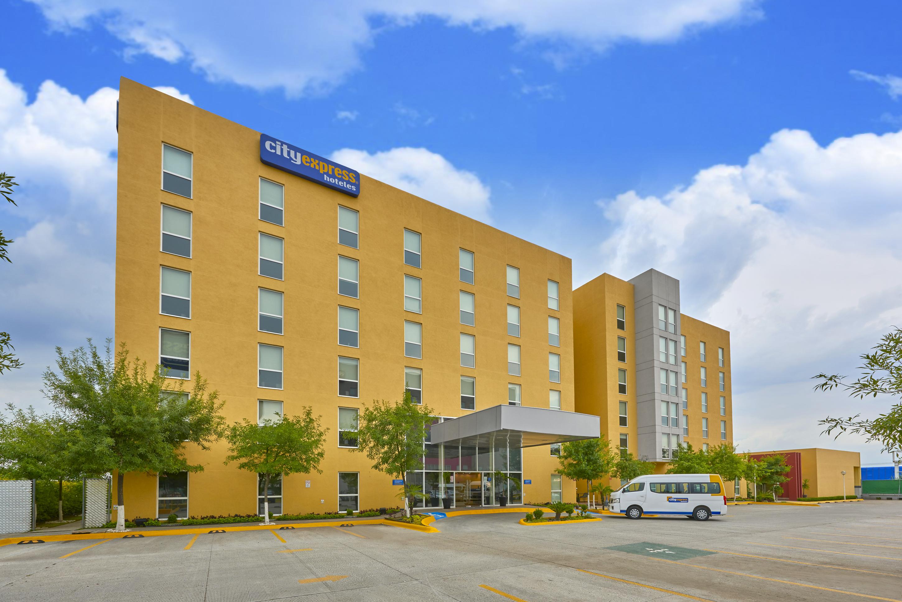 Vista Exterior City Express by Marriott Silao Aeropuerto