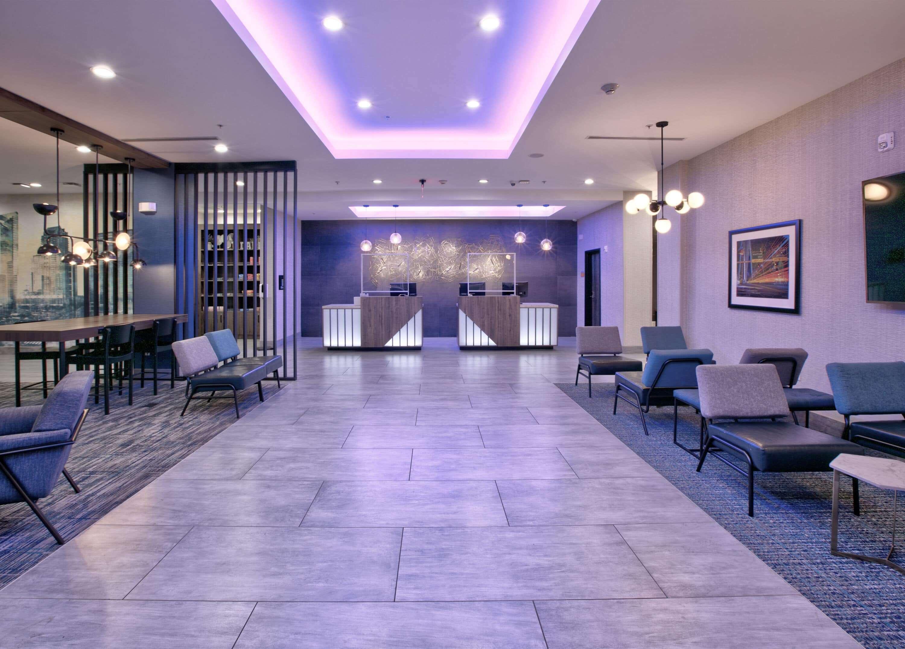 Vista Lobby La Quinta Inn & Suites by Wyndham Dallas/Fairpark