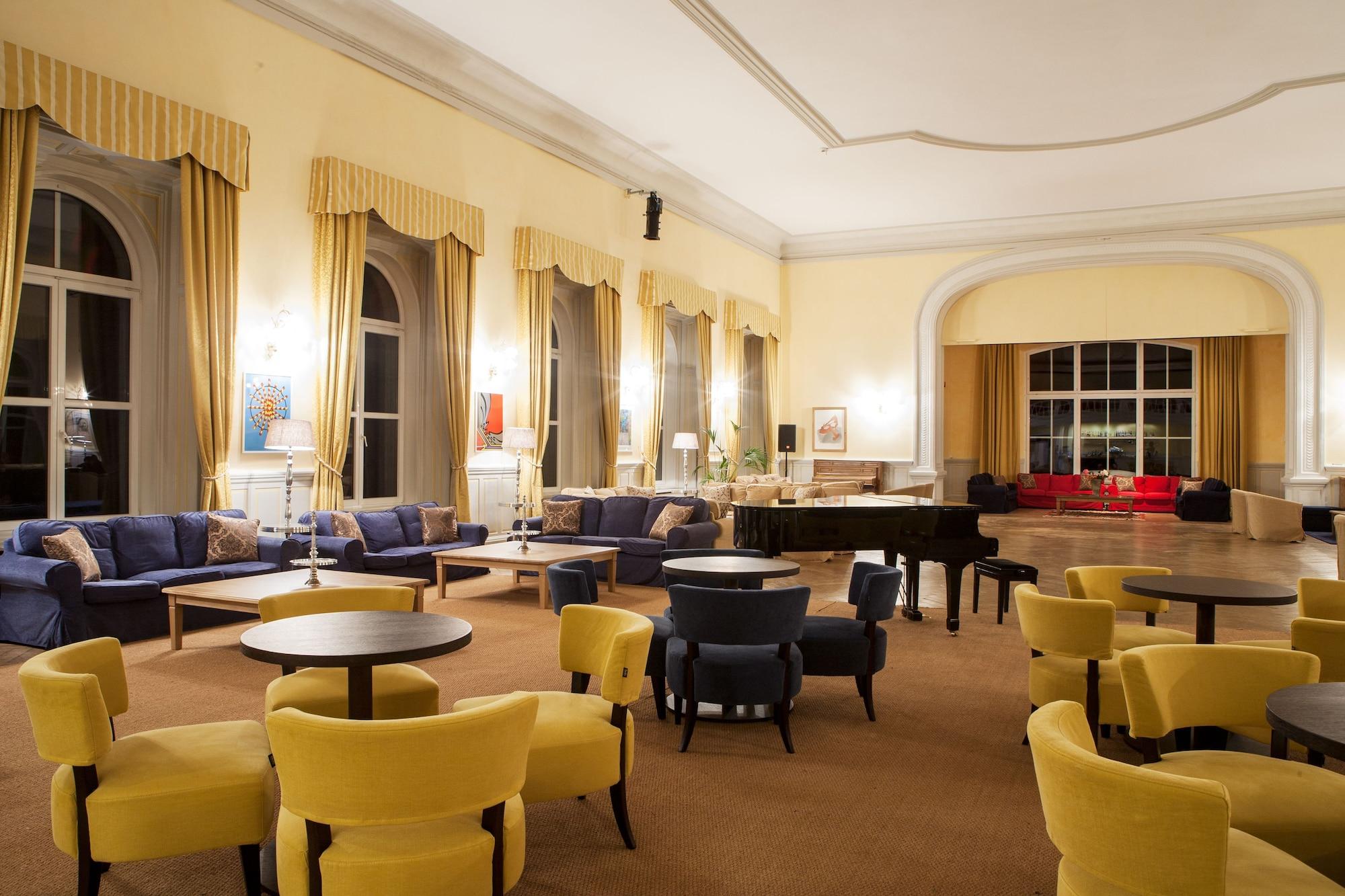 Vista Lobby Maloja Palace