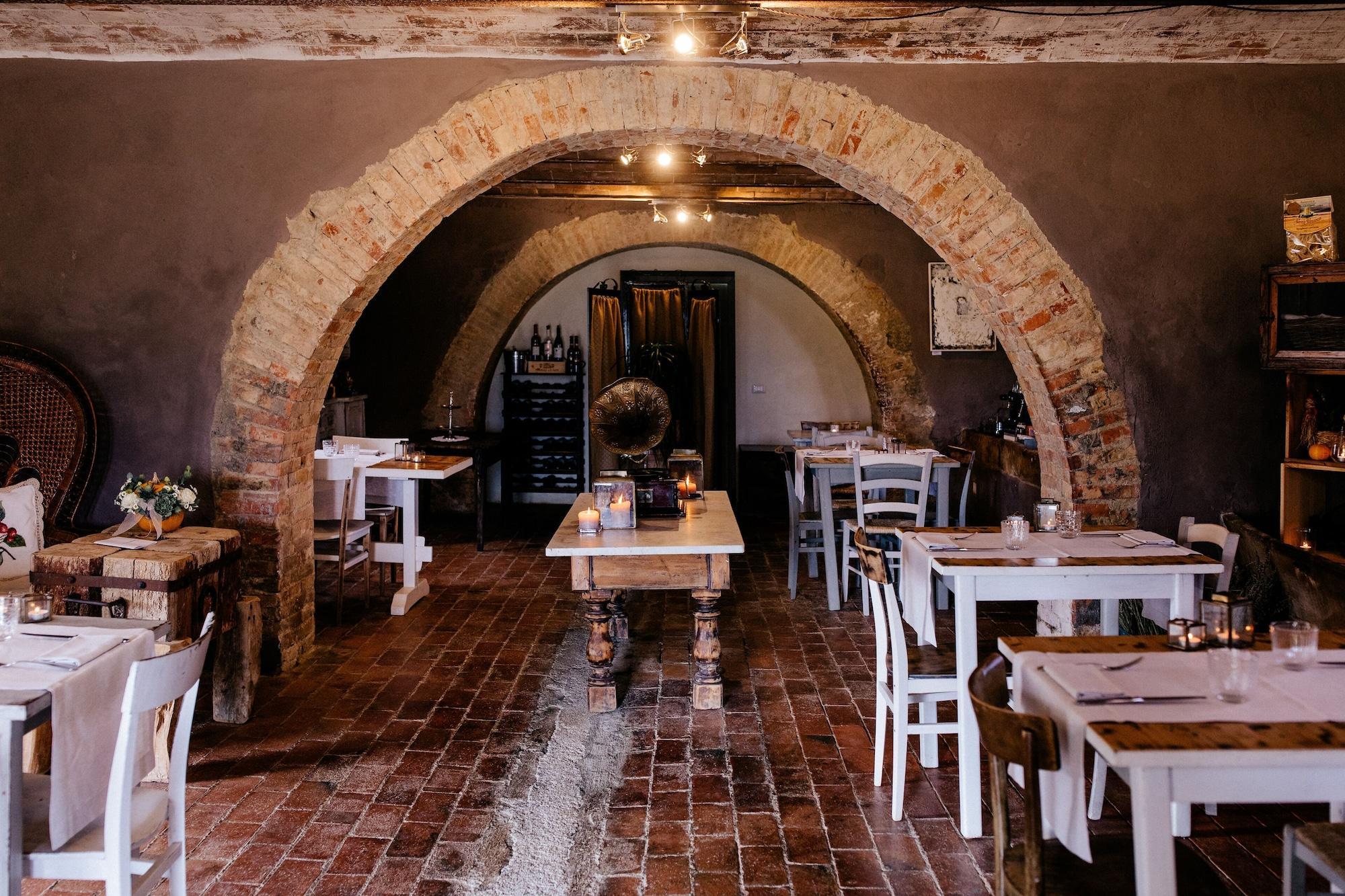Restaurant Locanda In Tuscany