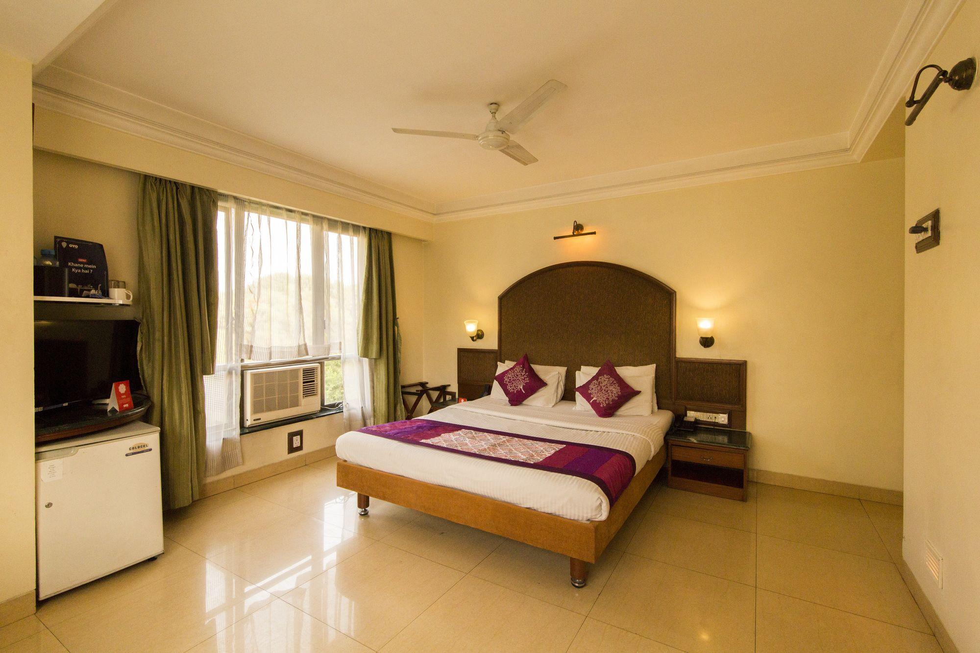 Varios OYO 691 Hotel Srimaan