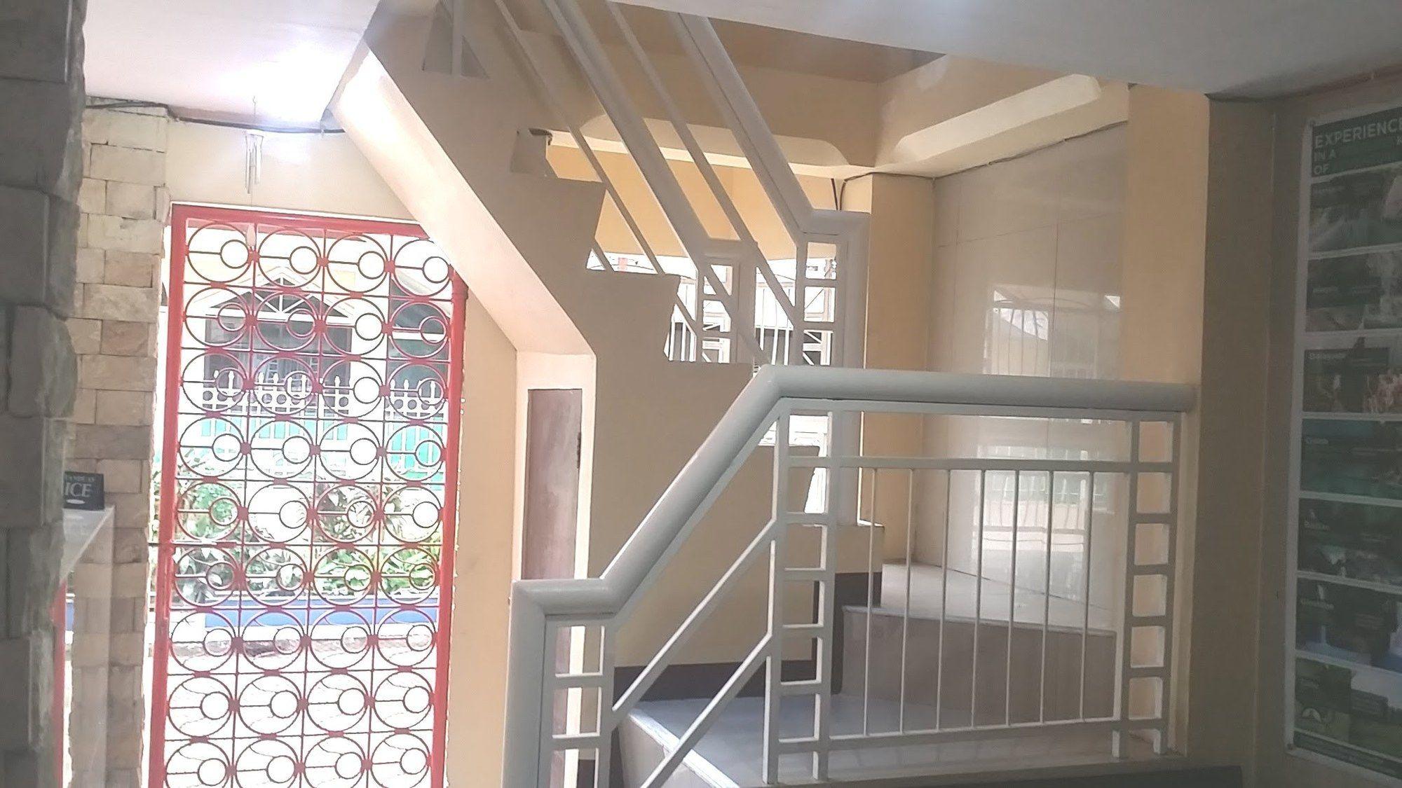 Varios Garces Budget Apartelle
