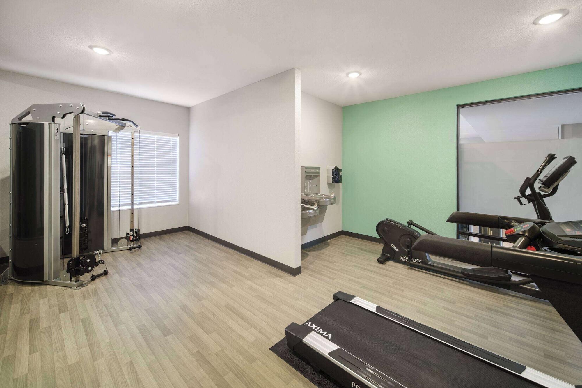 Gimnasio ECHO Suites Extended Stay by Wyndham Dallas Plano/Frisco