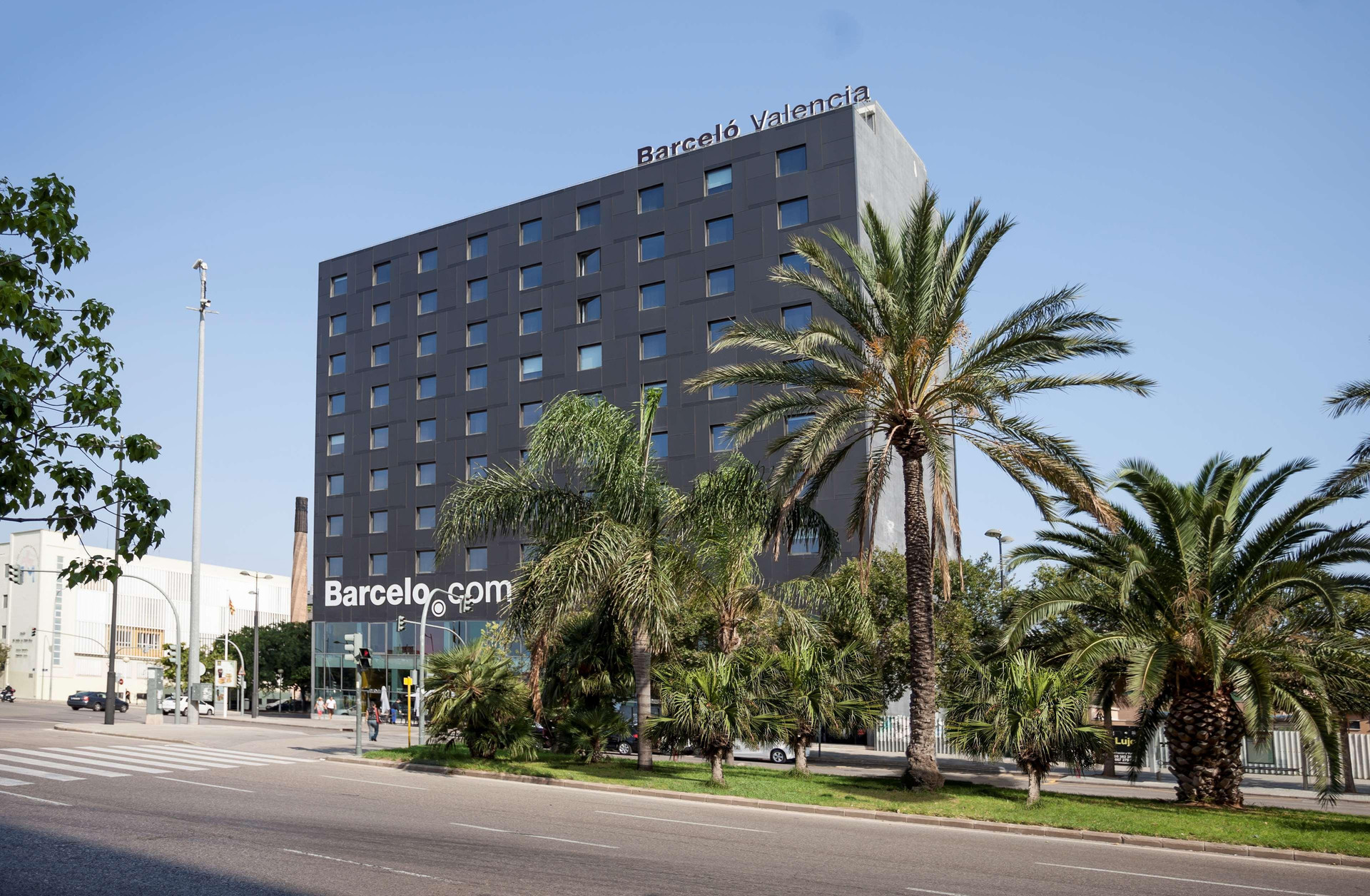 Vista Exterior Barcelo Valencia Hotel