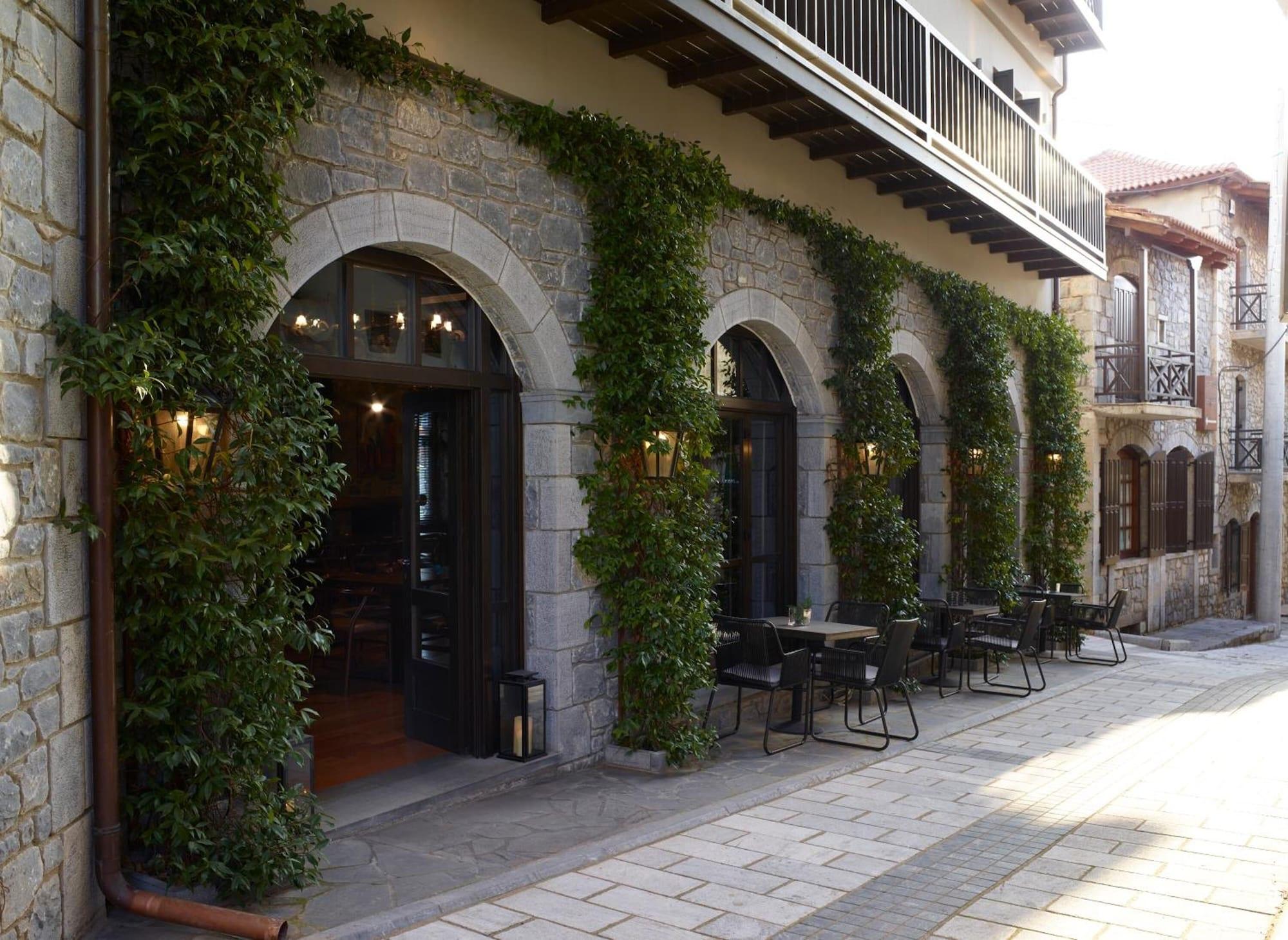 Vista Exterior Art Mainalon Hotel