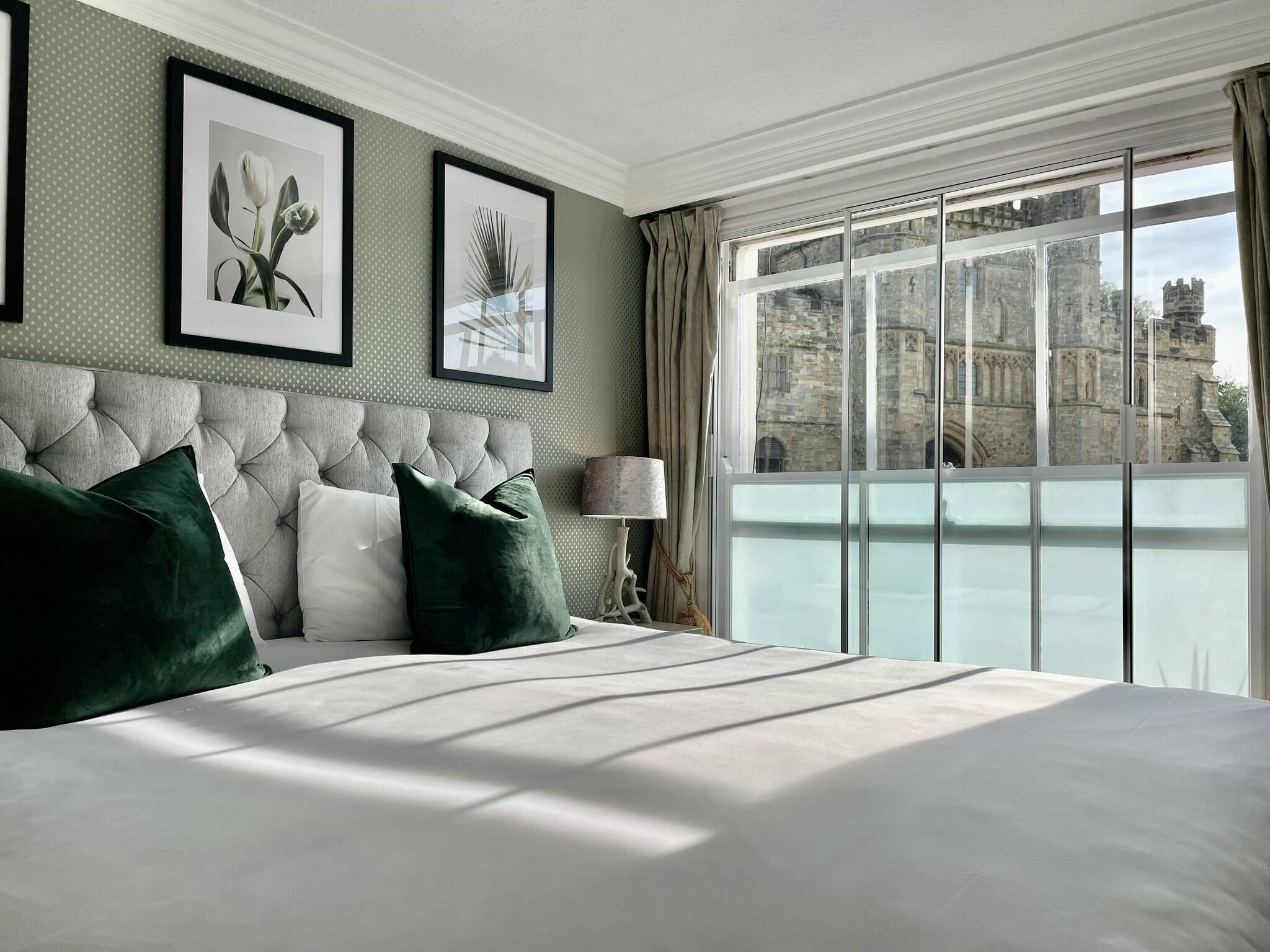 Varios The Abbey Hotel