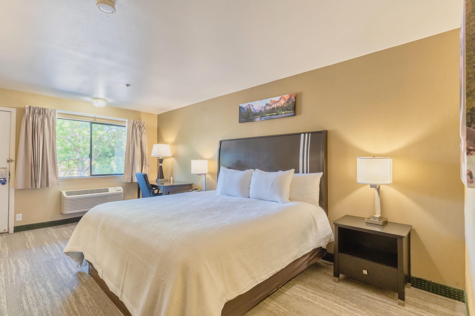 Varios The Oakhurst Inn at Yosemite