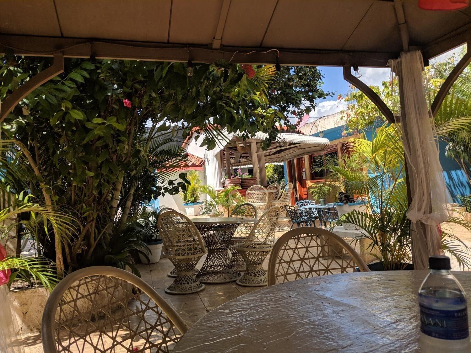 Restaurant Hotel Tronco Inc