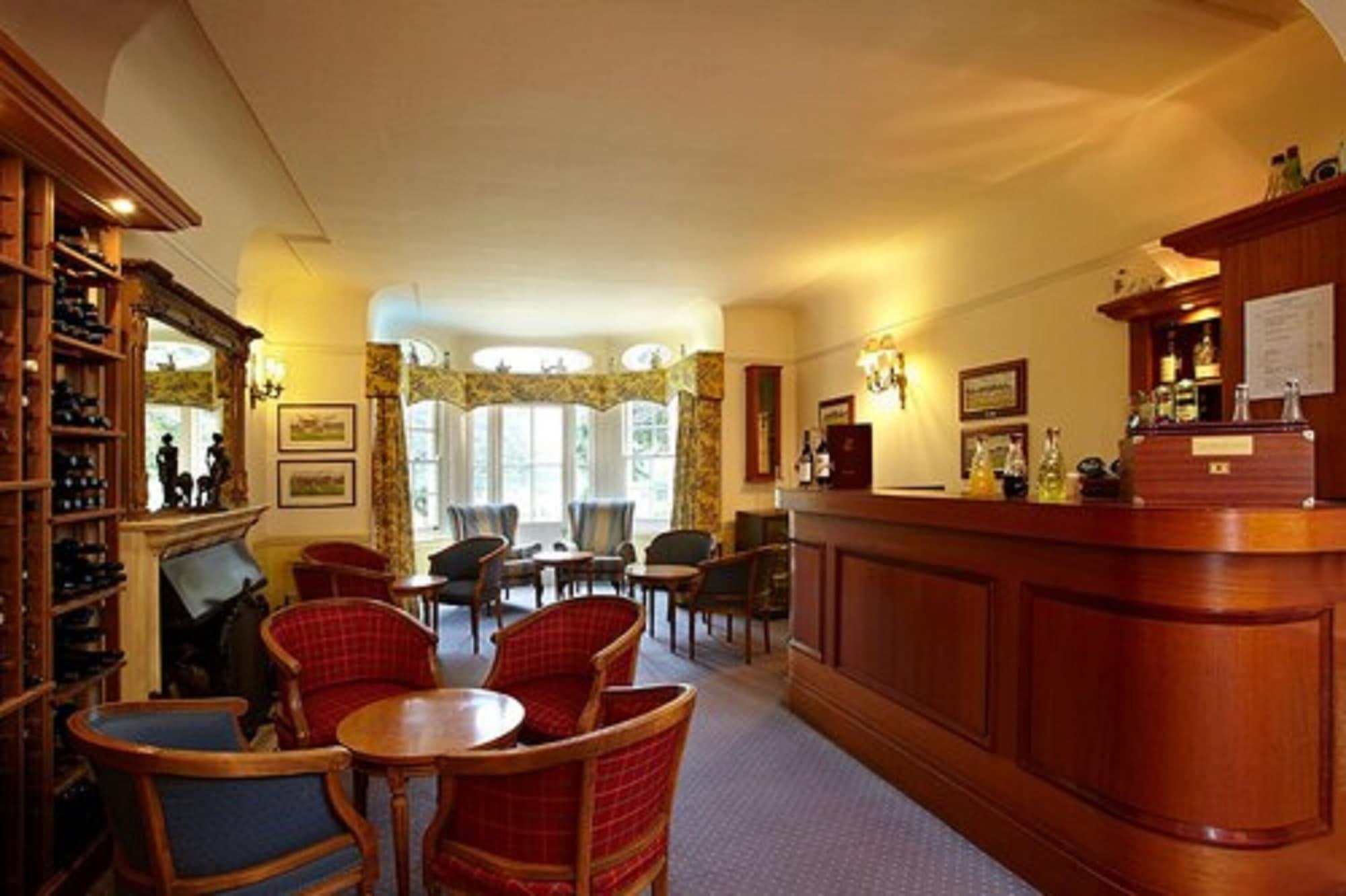 Bar/Salón Esseborne Manor Hotel