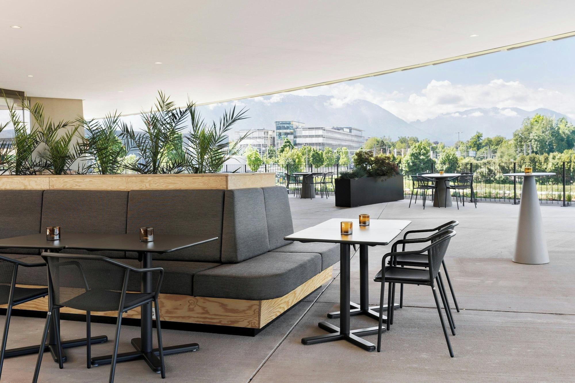 Restaurant The Passenger, a Tribute Portfolio Hotel