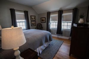 Alquiler Vacacional - Cozy 2-bedroom cottage in charming Grand Island with WiFi, AC