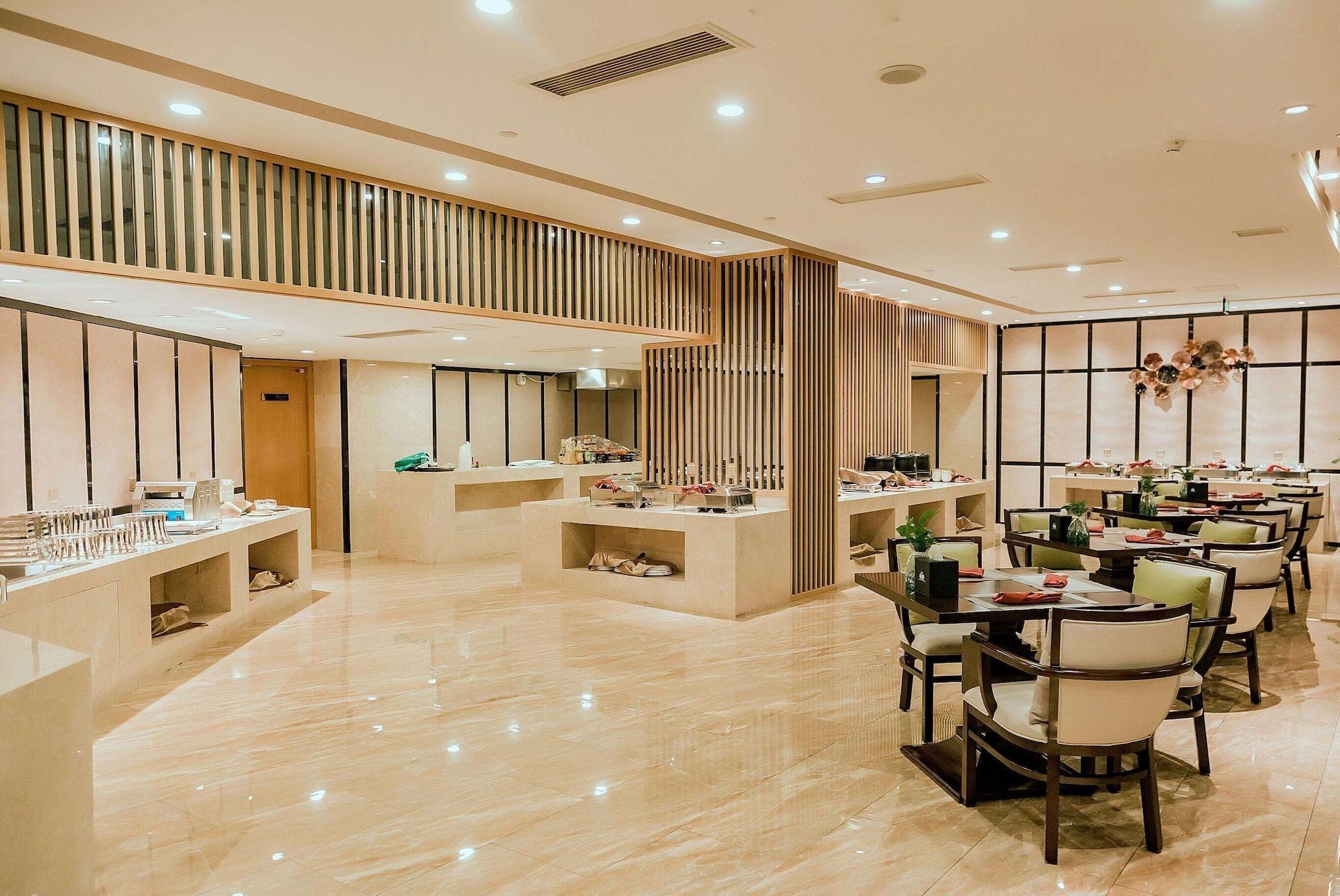 Restaurant Days Inn by Wyndham Business Place Sichuan Bazhong