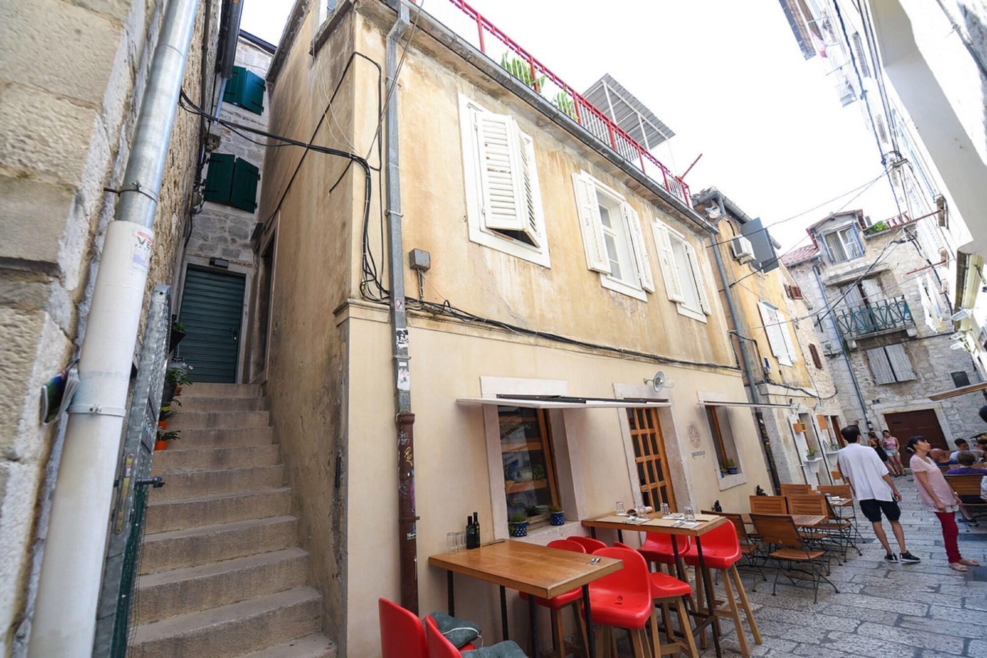 Bar/Salón Pylon Rooms