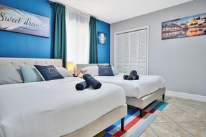 Alquiler Vacacional - Happy Escape, 15 Min to Beach, Massage Shower Jets, Bar, and BBQ