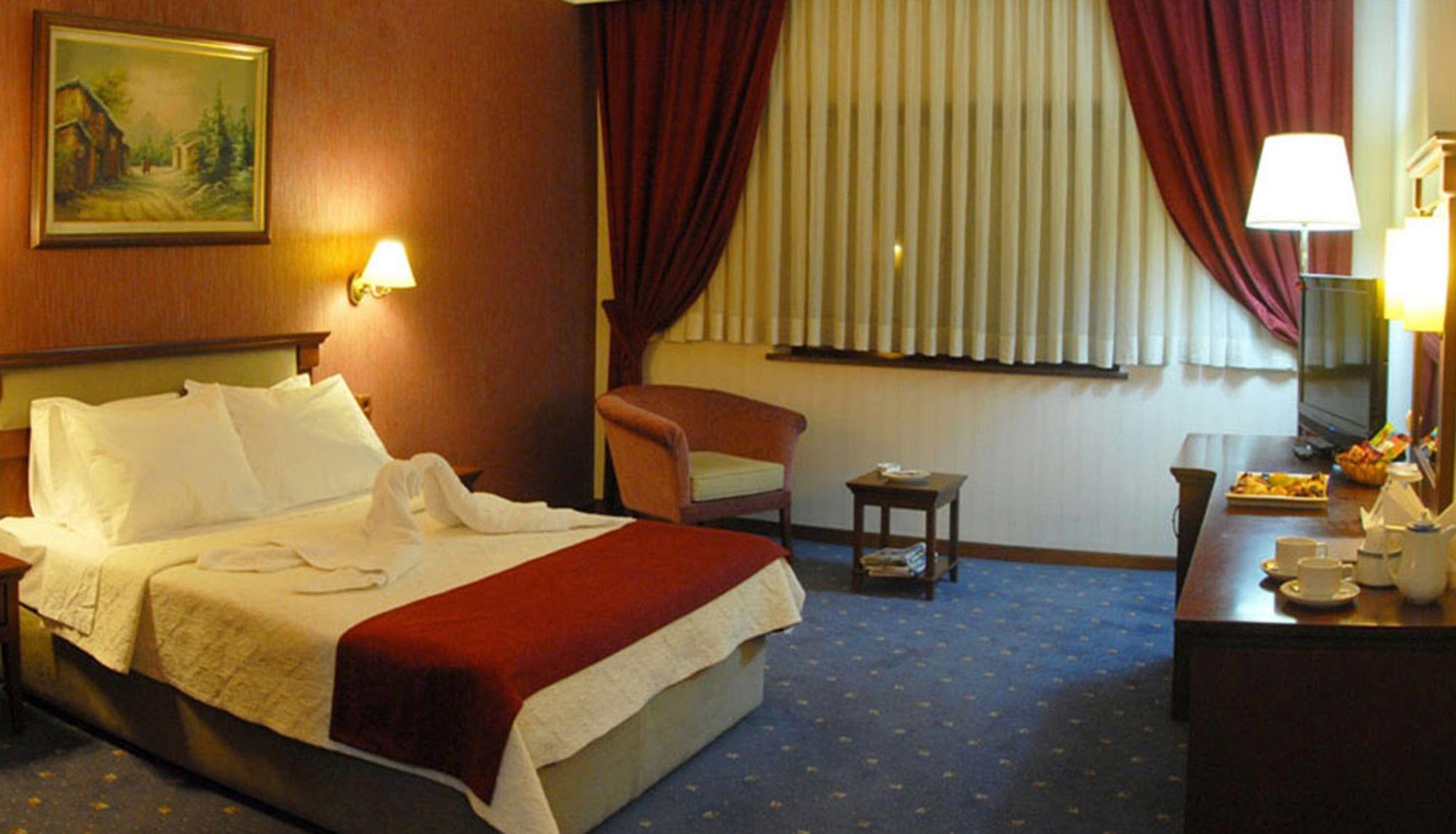 Habitación Saffron Hotel
