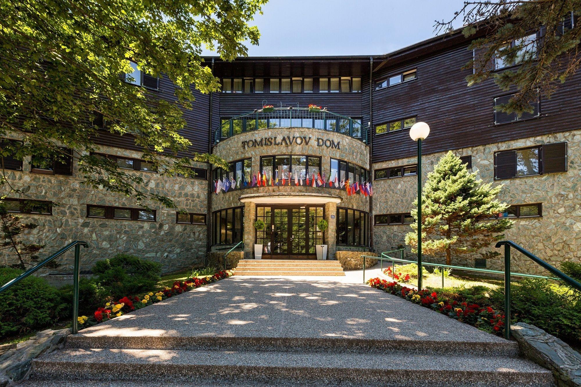 Vista Exterior Hotel Tomislavov Dom
