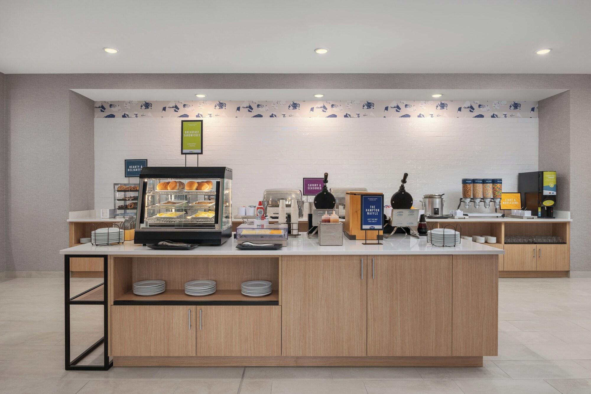 Restaurant Home2 Suites by Hilton Richmond Chester