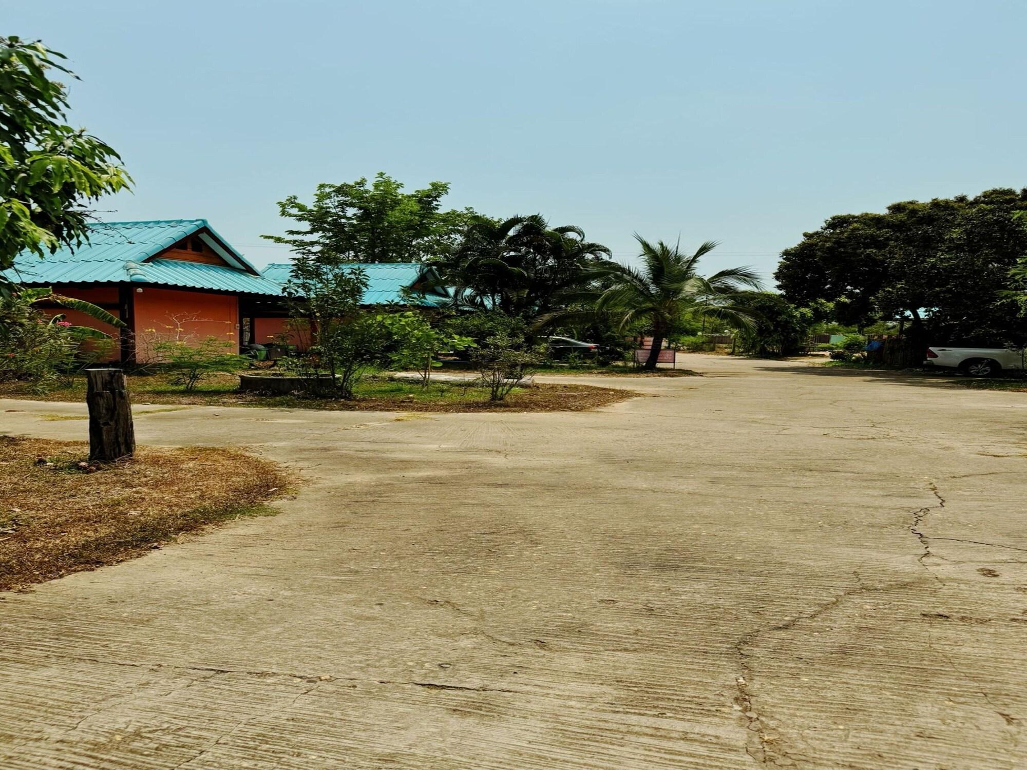 Varios OYO 75489 Leelawadee NonPho Resort (Amnatcharoen)