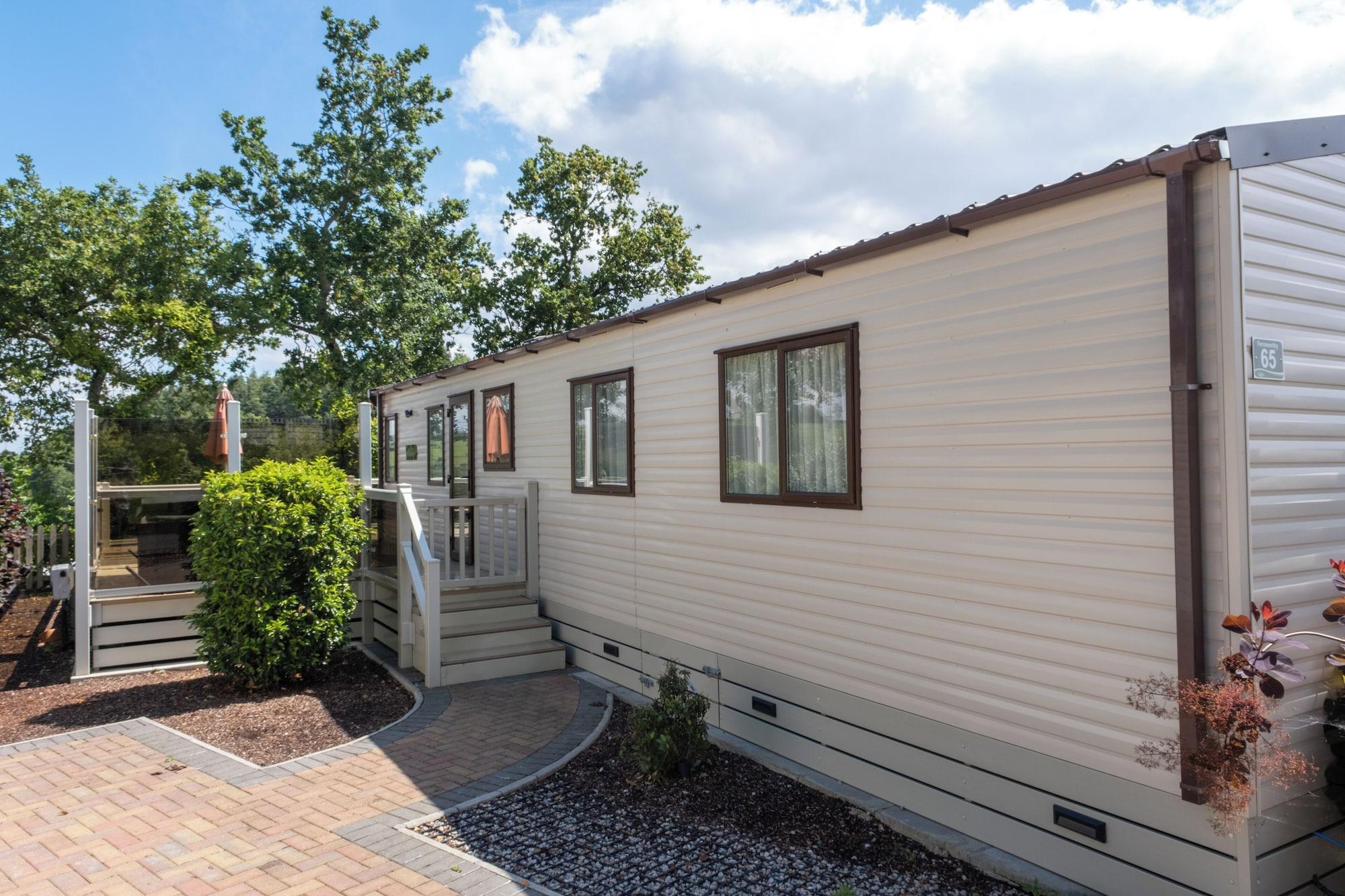Vista Exterior Cofton Holidays