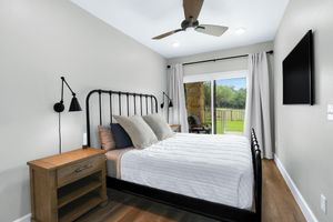 Alquiler Vacacional - Welcome to “Gruene Lily Pad” a new river front condo steps away from Gruene!