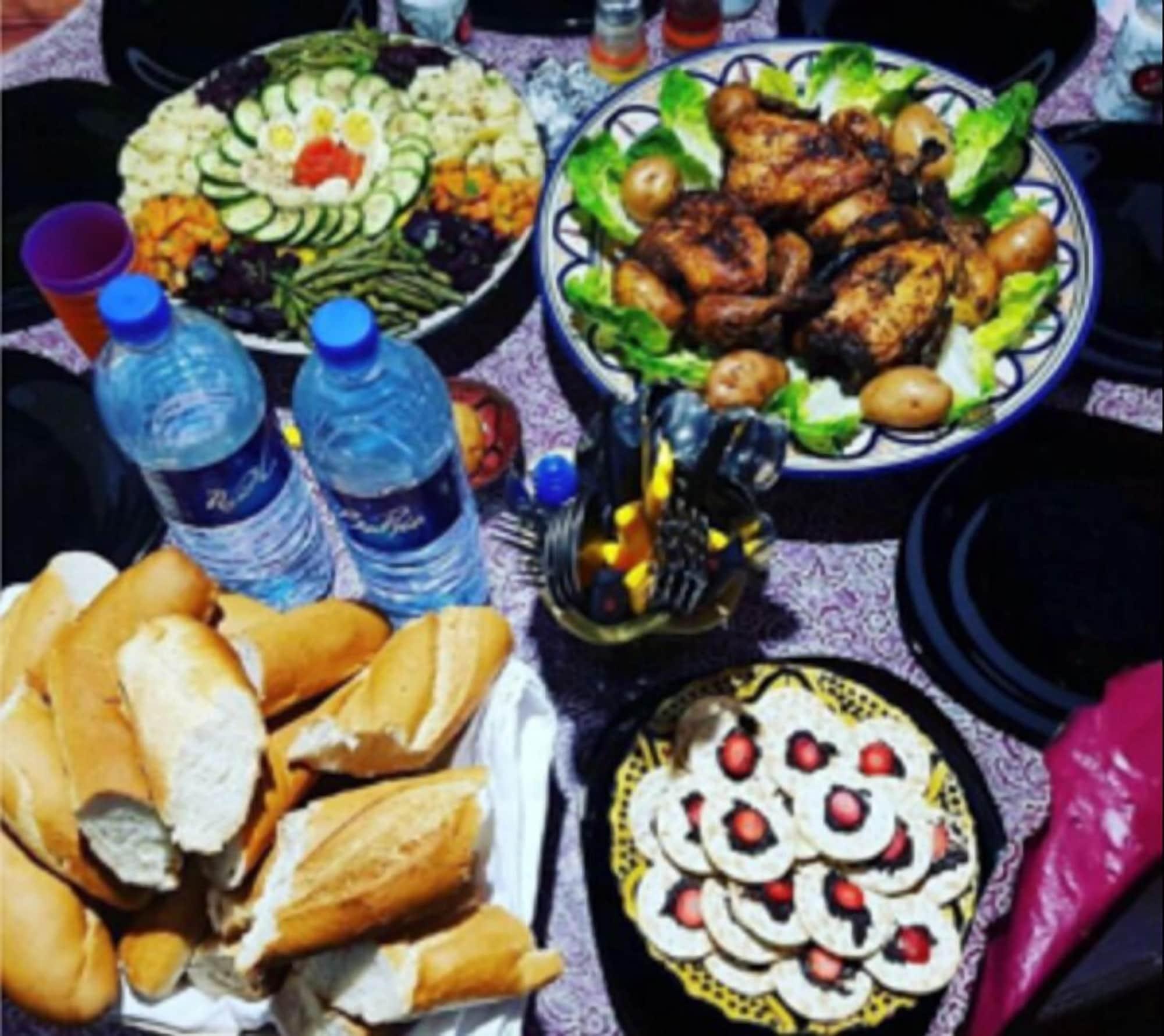 Restaurant Yalah Surf - Hostel