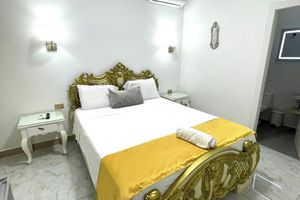 Alojamiento - Hotel The Royalty Inn